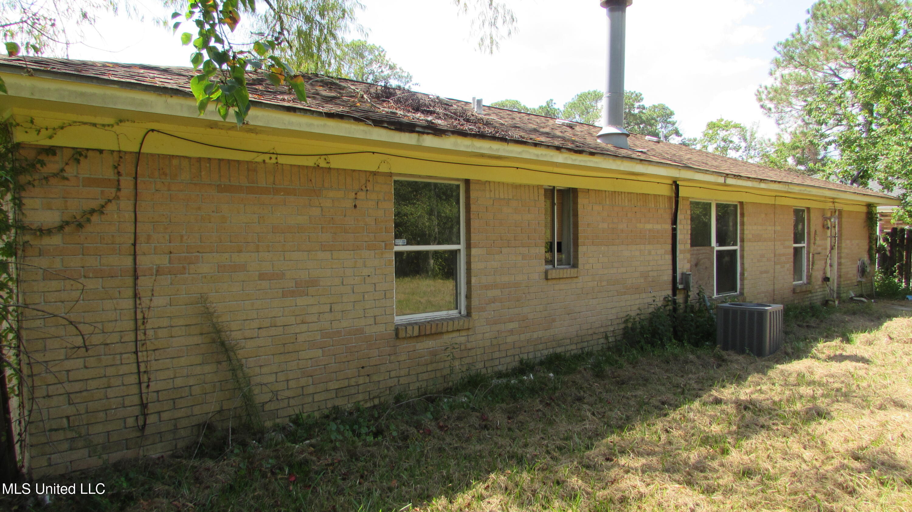 2537 W David Drive Property Photo 2