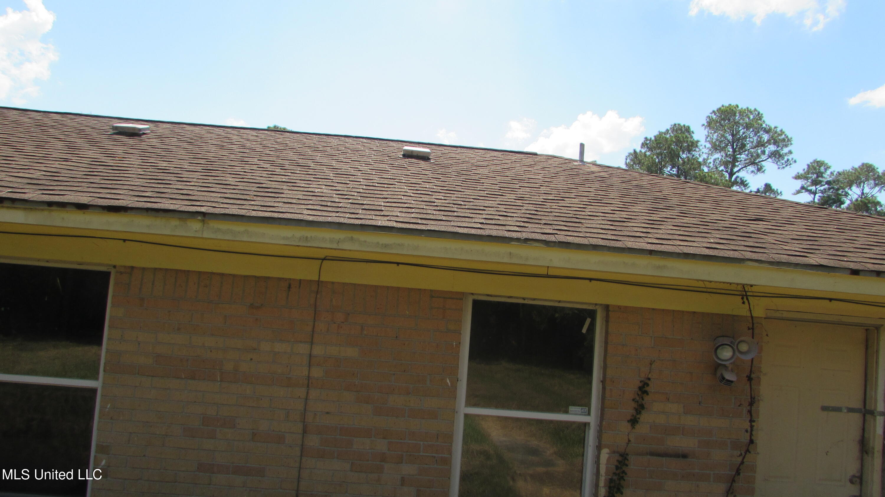 2537 W David Drive Property Photo 5