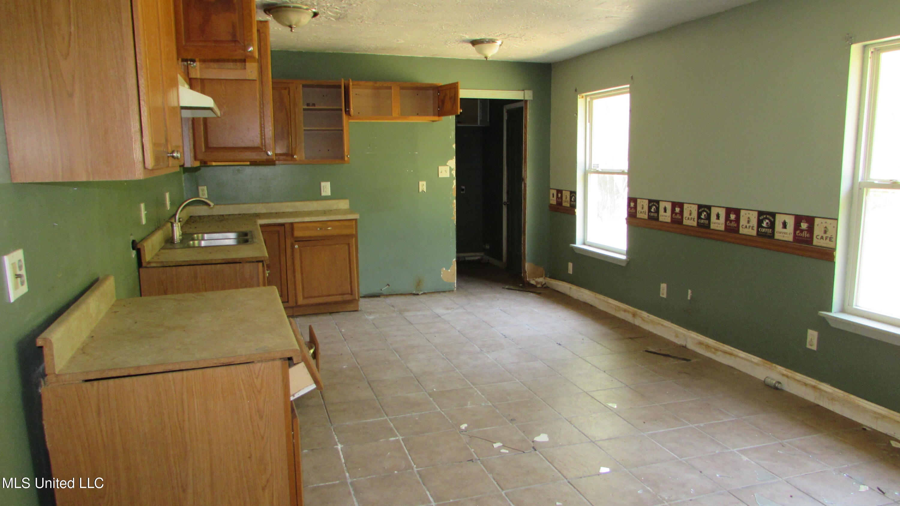 2537 W David Drive Property Photo 13