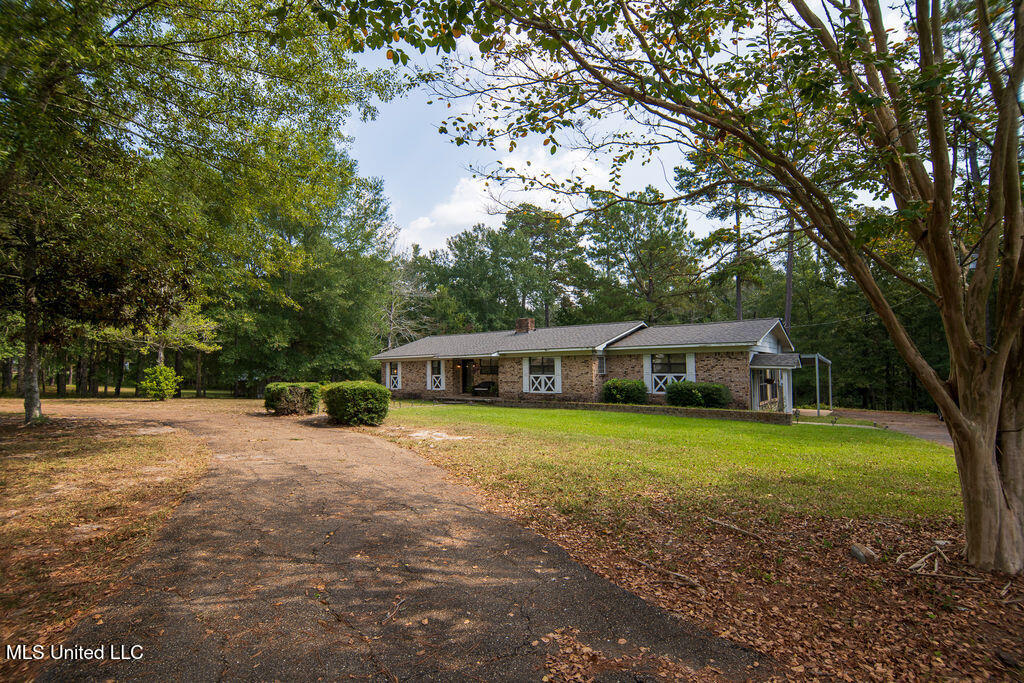 74 Timberlane Drive Property Photo 2