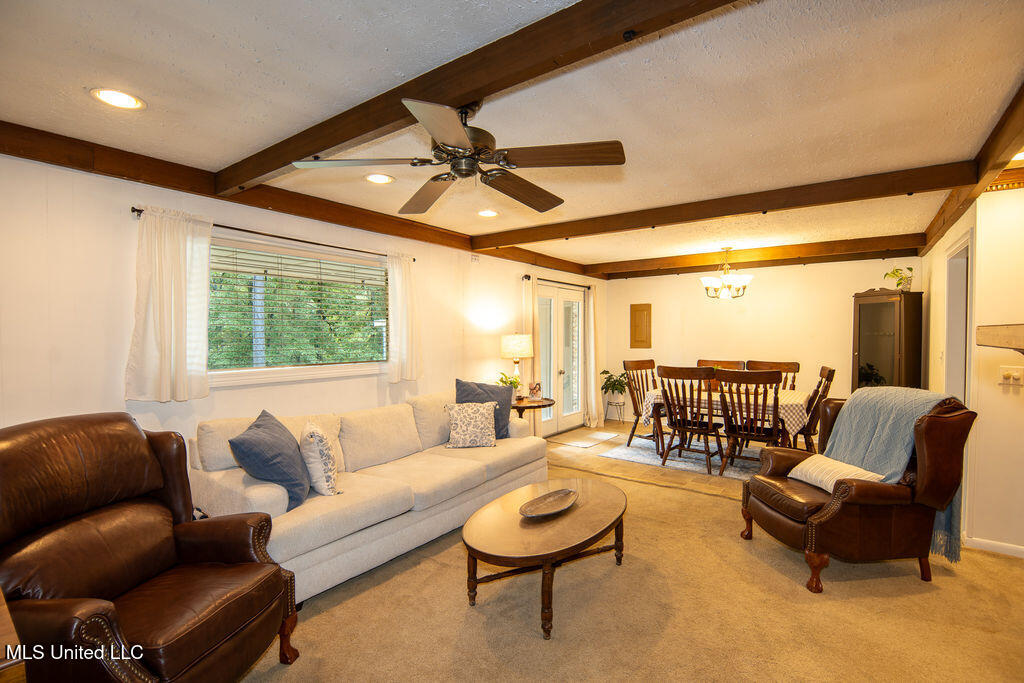 74 Timberlane Drive Property Photo 17