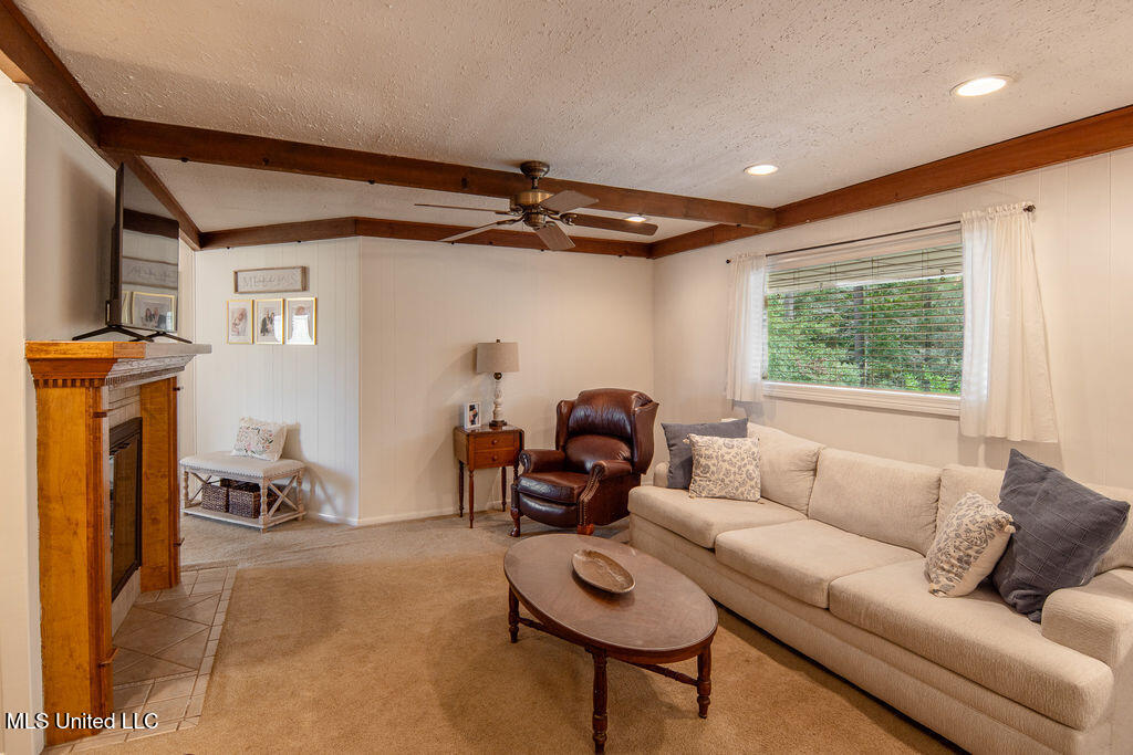 74 Timberlane Drive Property Photo 18