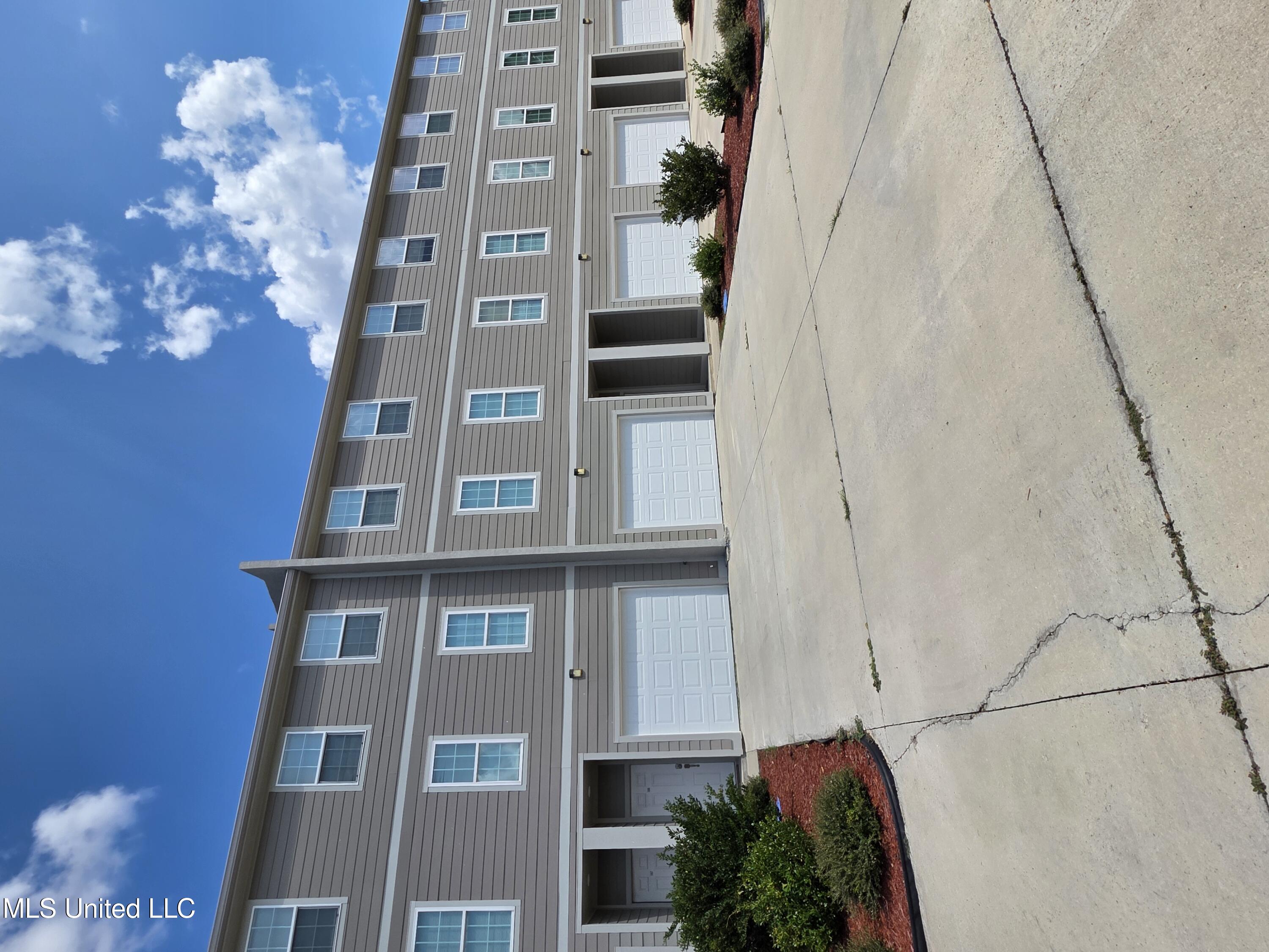 107 E Orchard Loop Property Photo 1