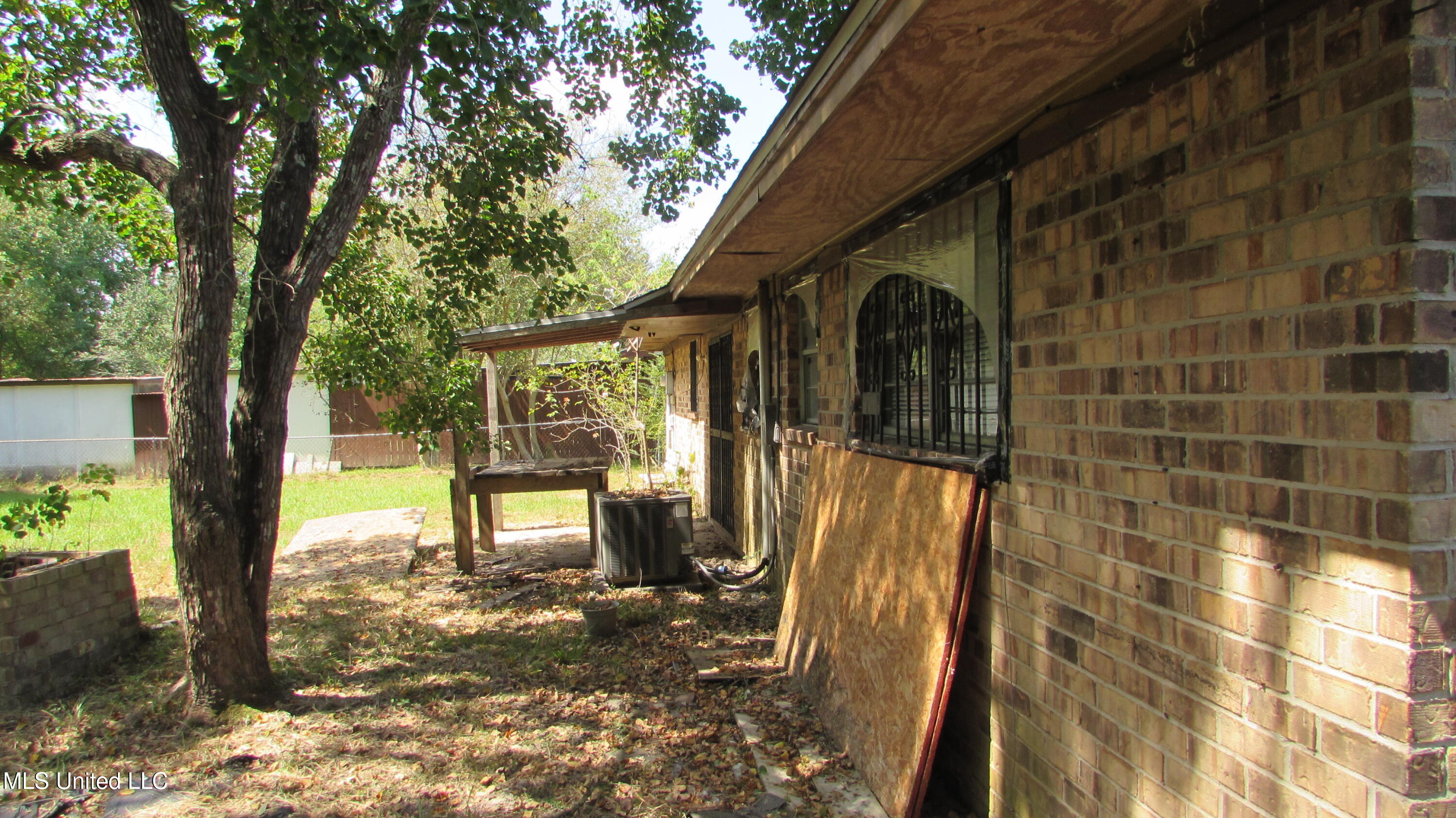 2722 E David Drive Property Photo 9