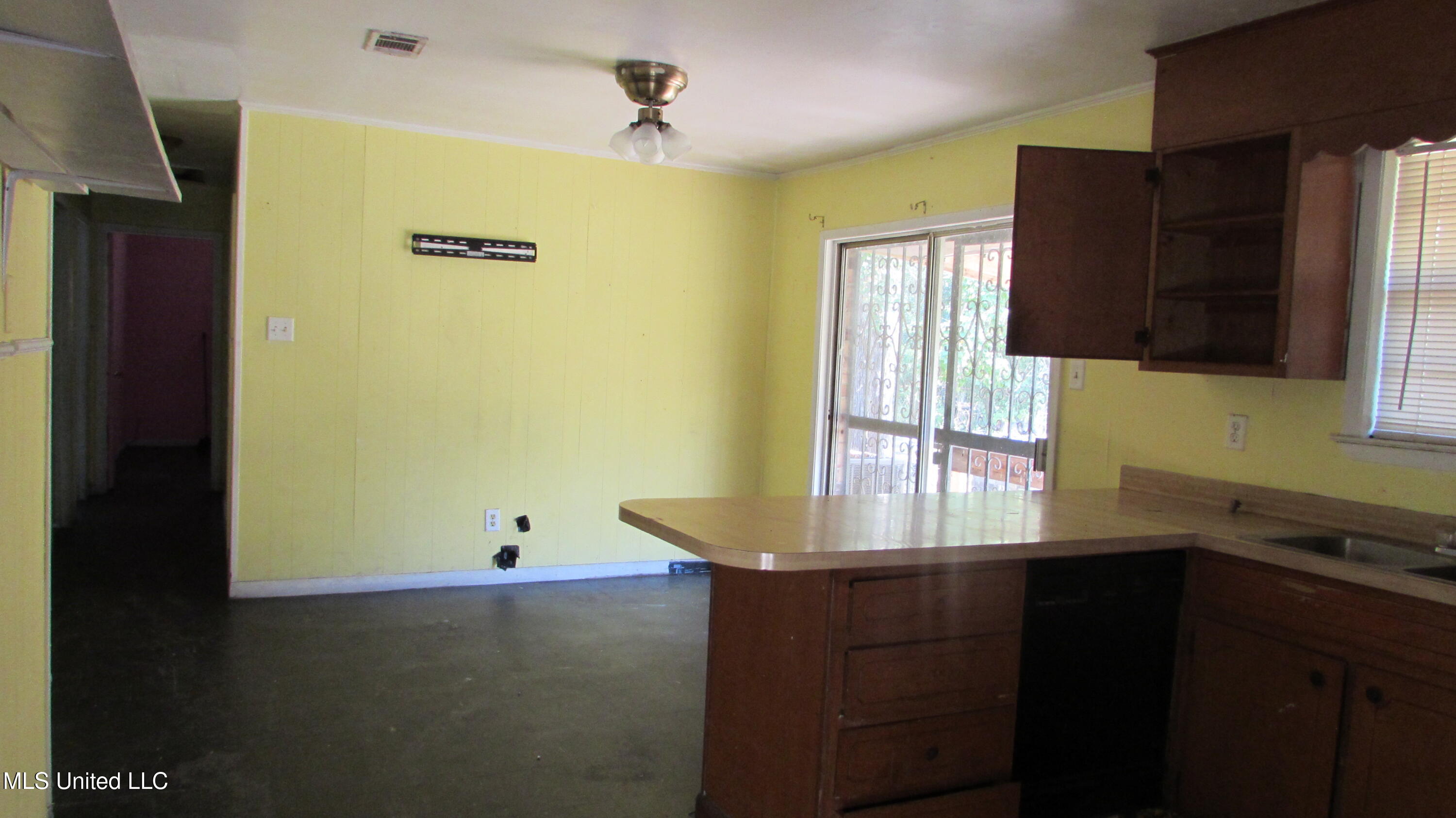 2722 E David Drive Property Photo 13