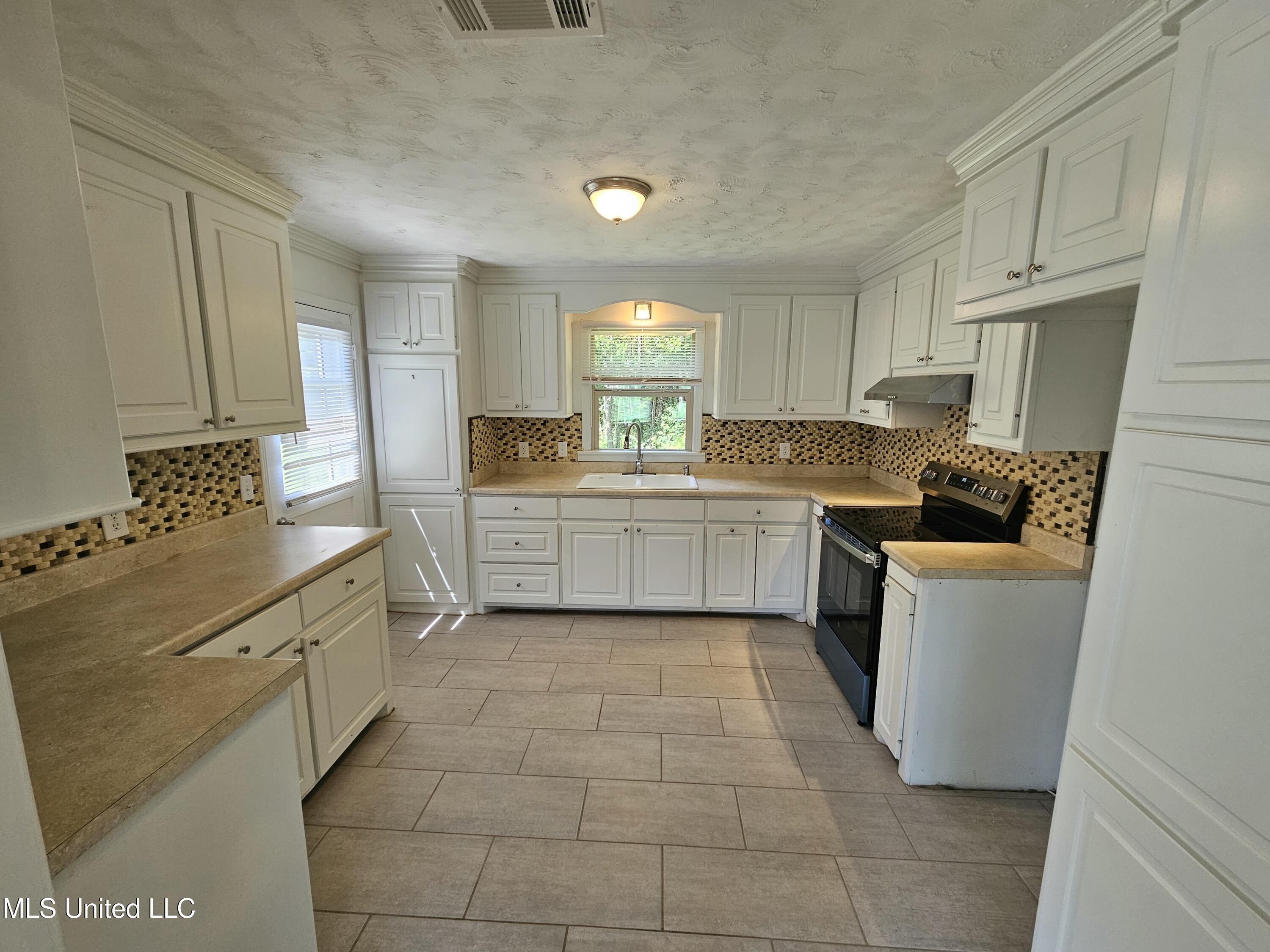 2445 Highway 16 Property Photo 5