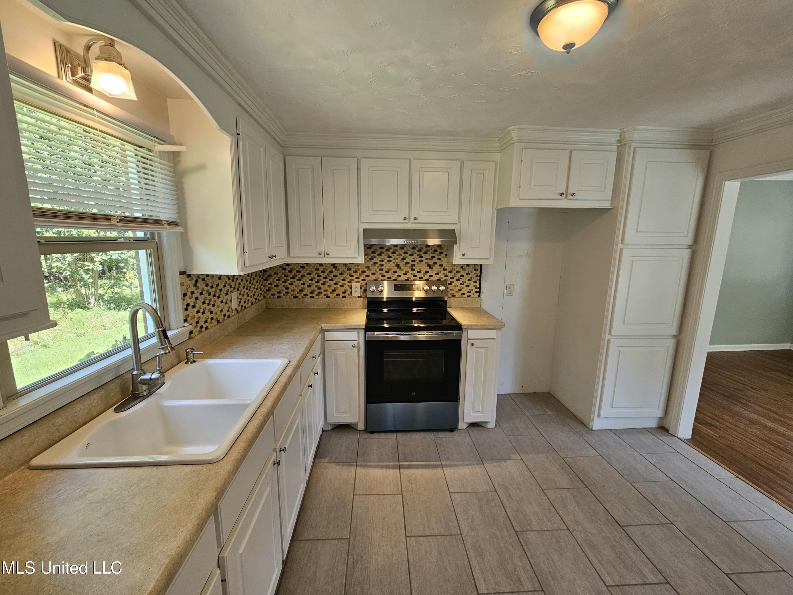 2445 Highway 16 Property Photo 6