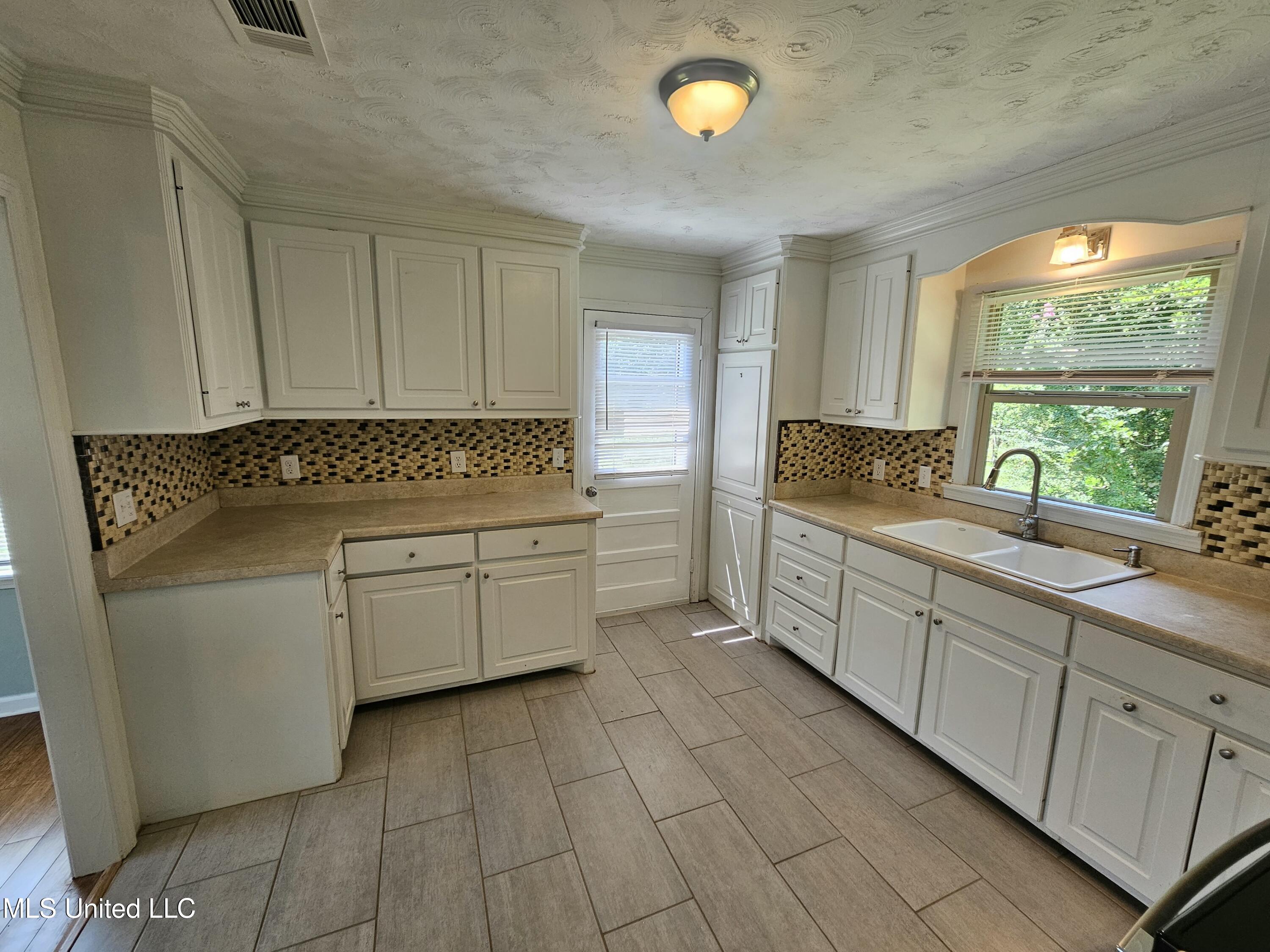 2445 Highway 16 Property Photo 7