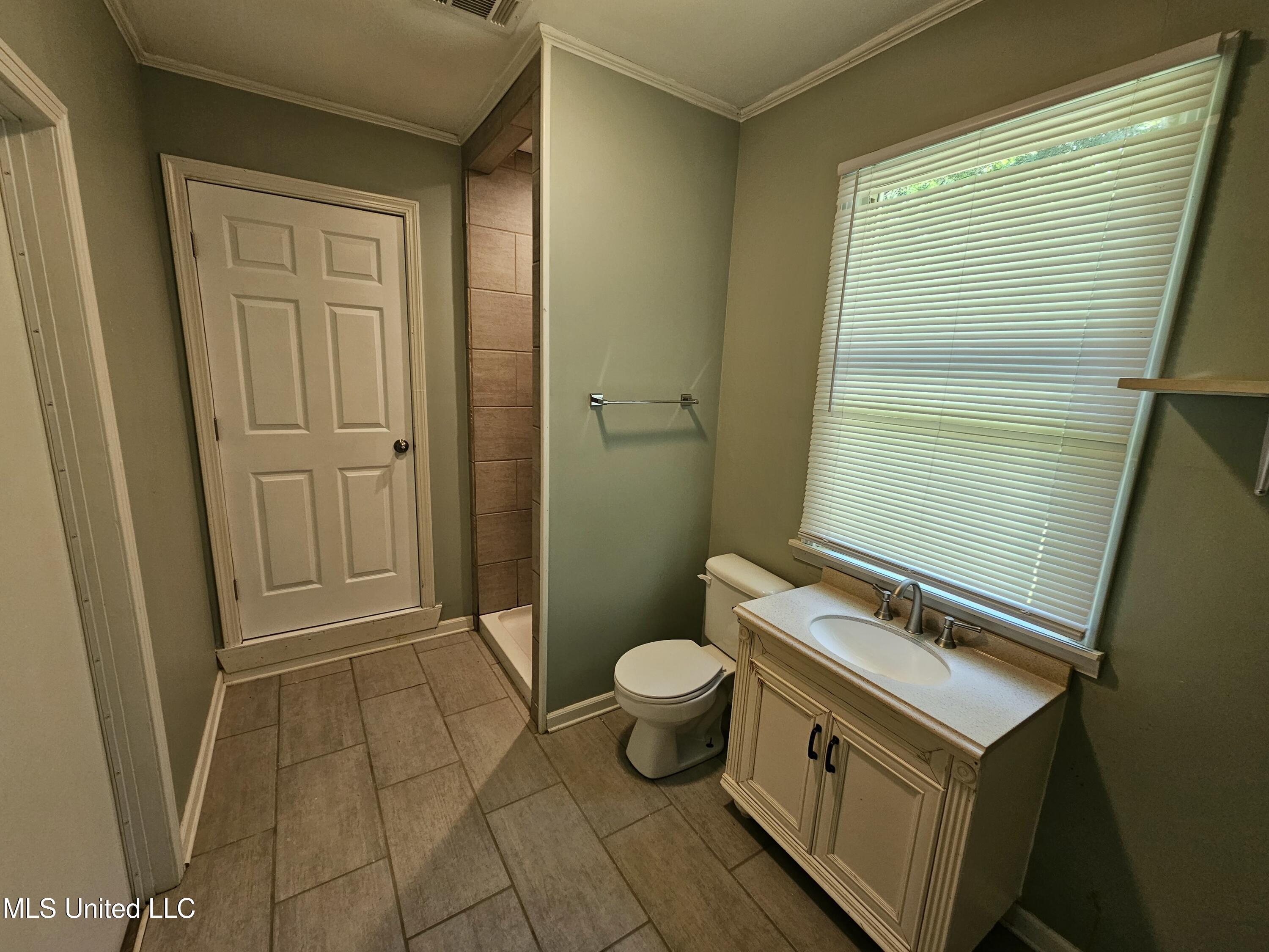 2445 Highway 16 Property Photo 11