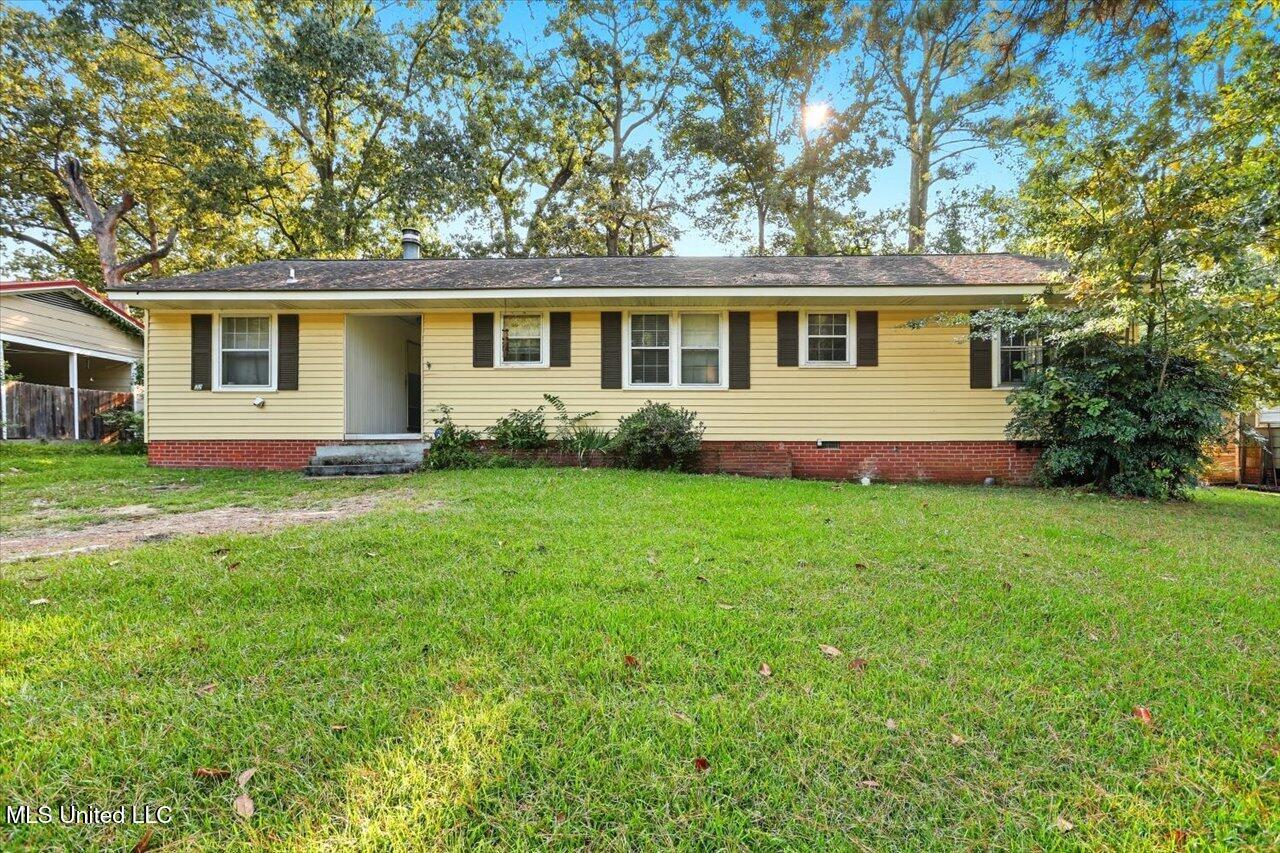 220 Mcree Drive Property Photo 1