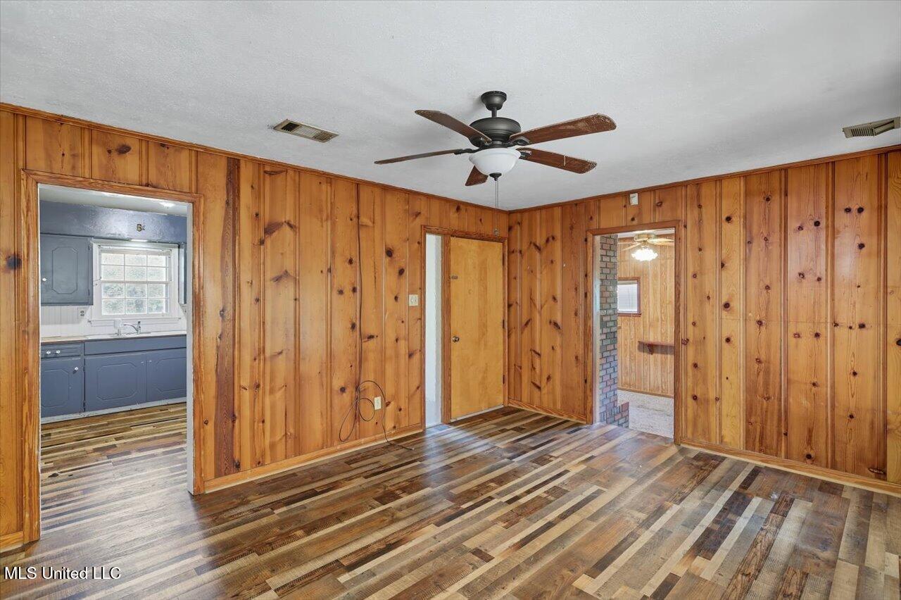 220 Mcree Drive Property Photo 6