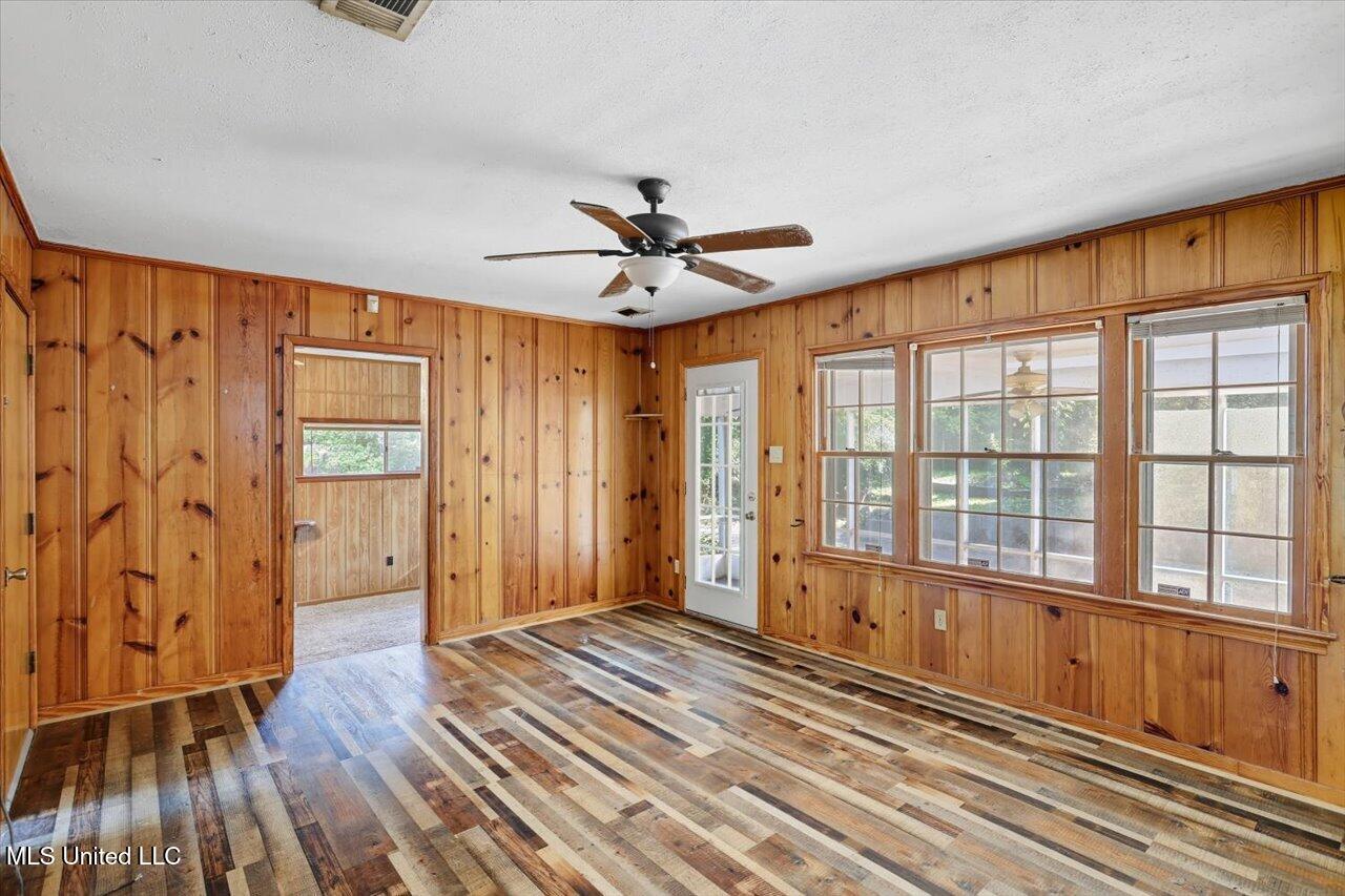 220 Mcree Drive Property Photo 7