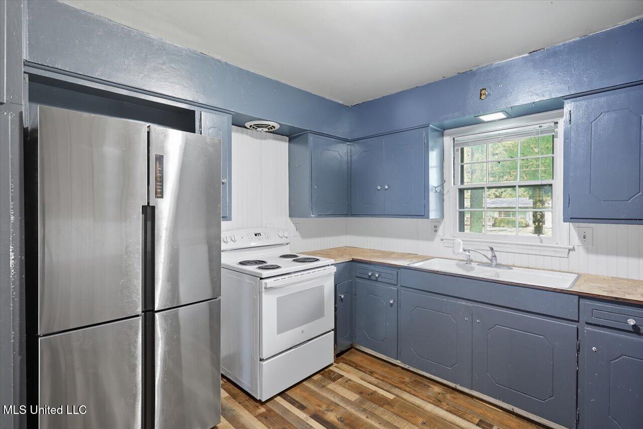 220 Mcree Drive Property Photo 9