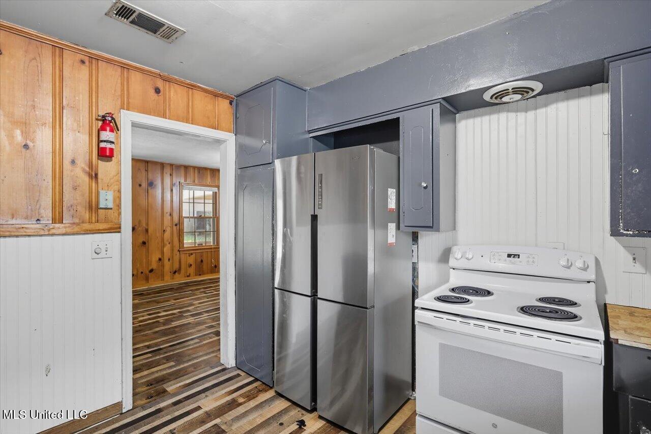 220 Mcree Drive Property Photo 10