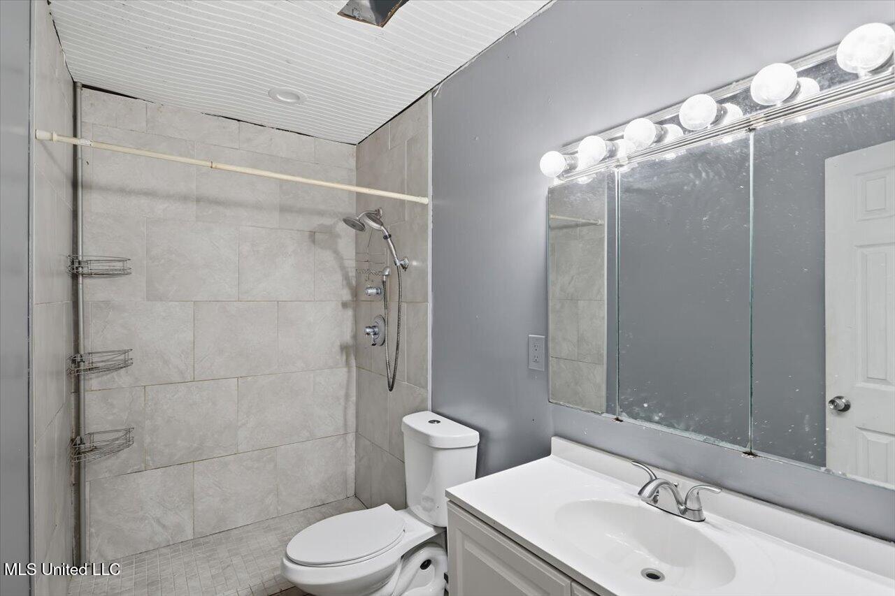 220 Mcree Drive Property Photo 21