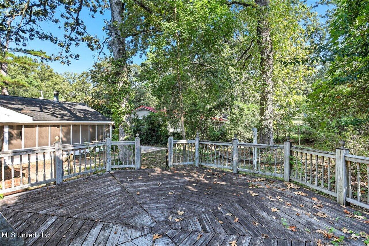 220 Mcree Drive Property Photo 32