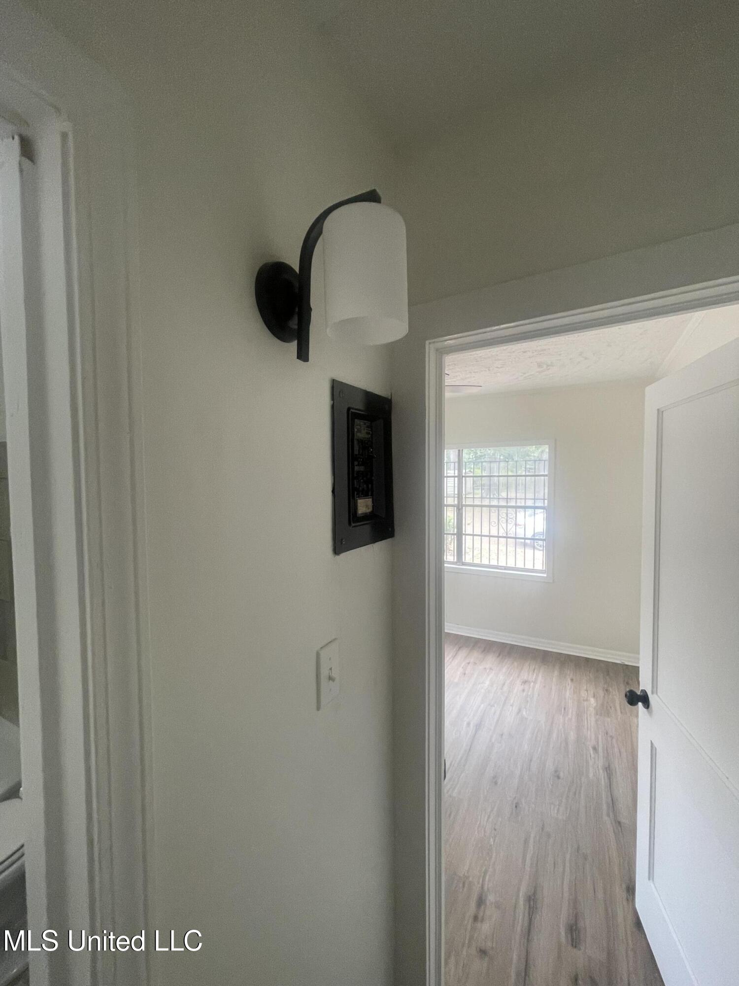 2157 Ludlow Avenue Property Photo 7