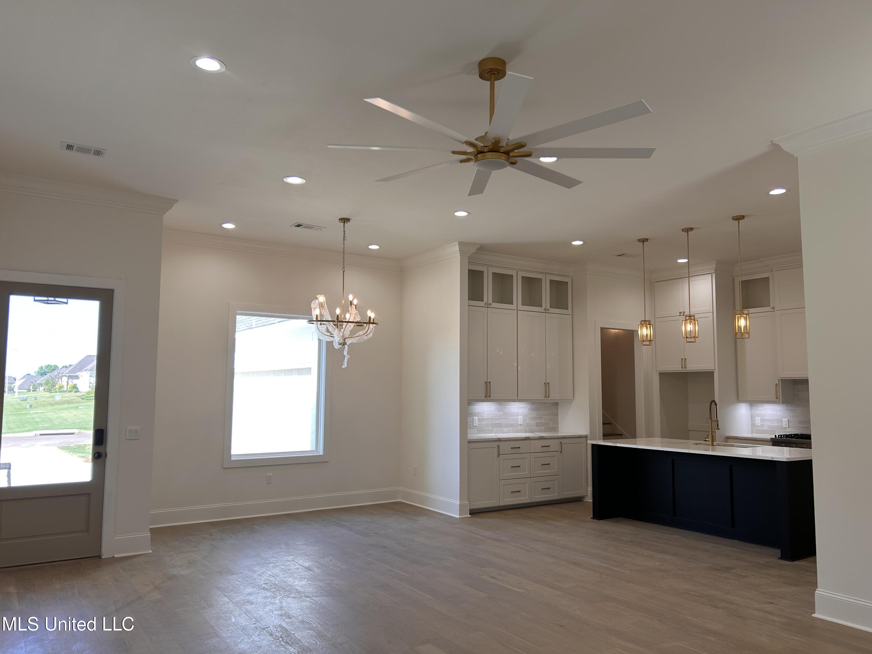 176 Sweetbriar Circle Property Photo 5