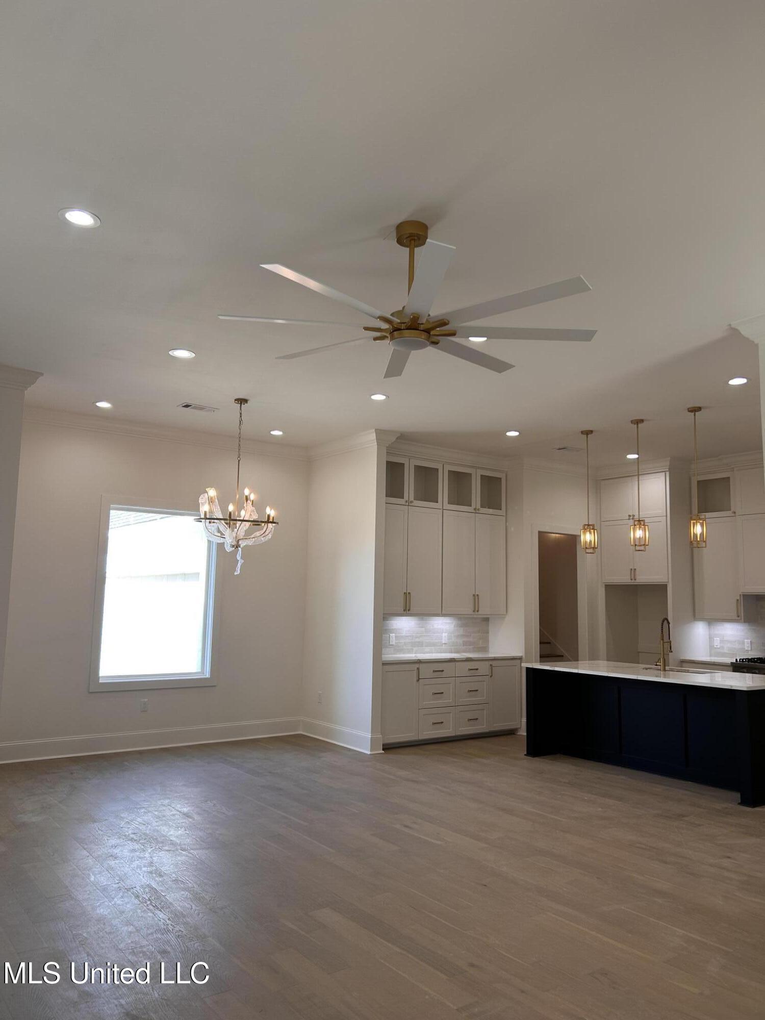 176 Sweetbriar Circle Property Photo 6