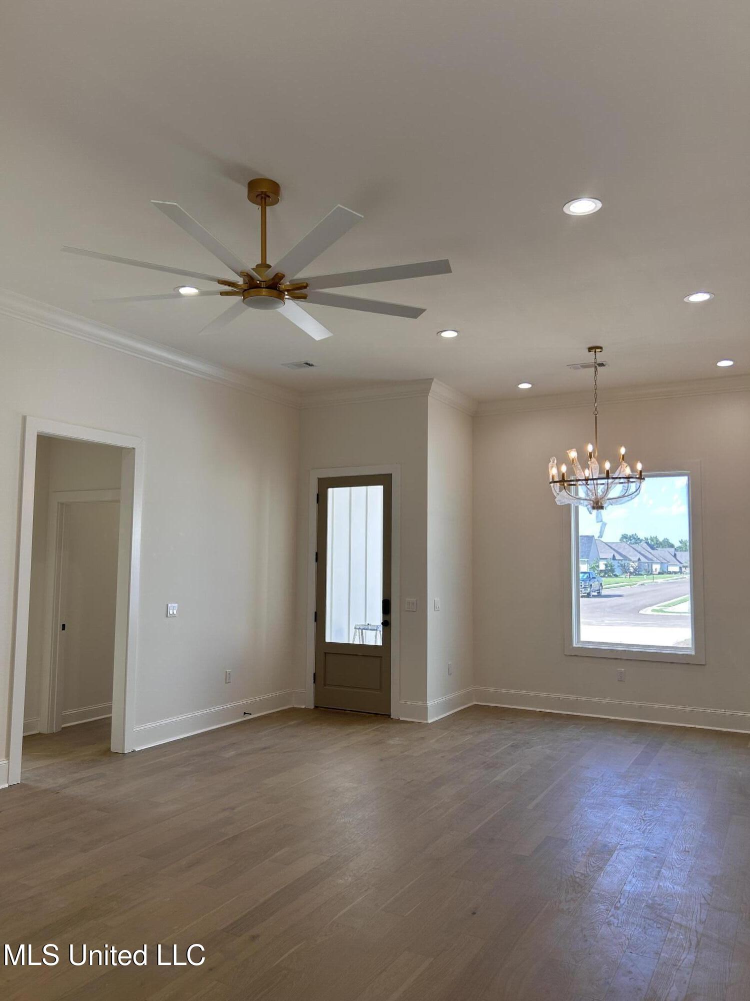 176 Sweetbriar Circle Property Photo 7