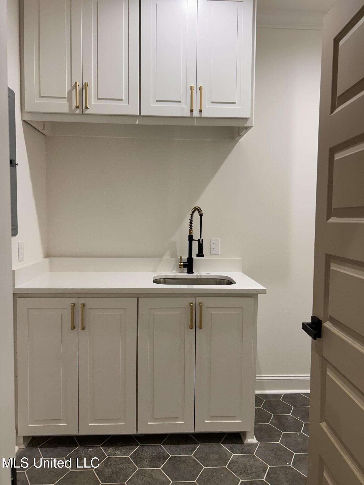 176 Sweetbriar Circle Property Photo 17