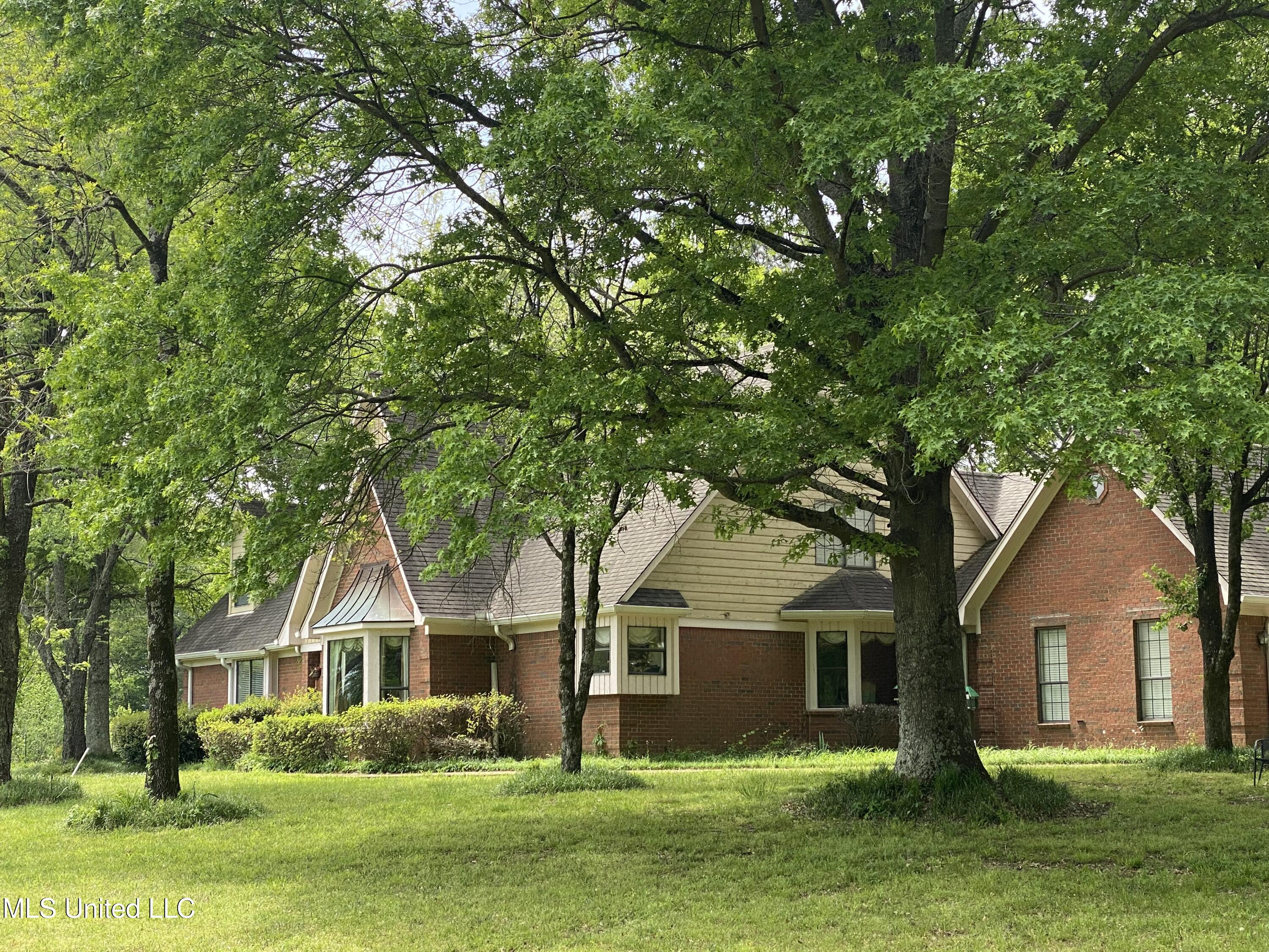 7235 Davidson Road Property Photo 1