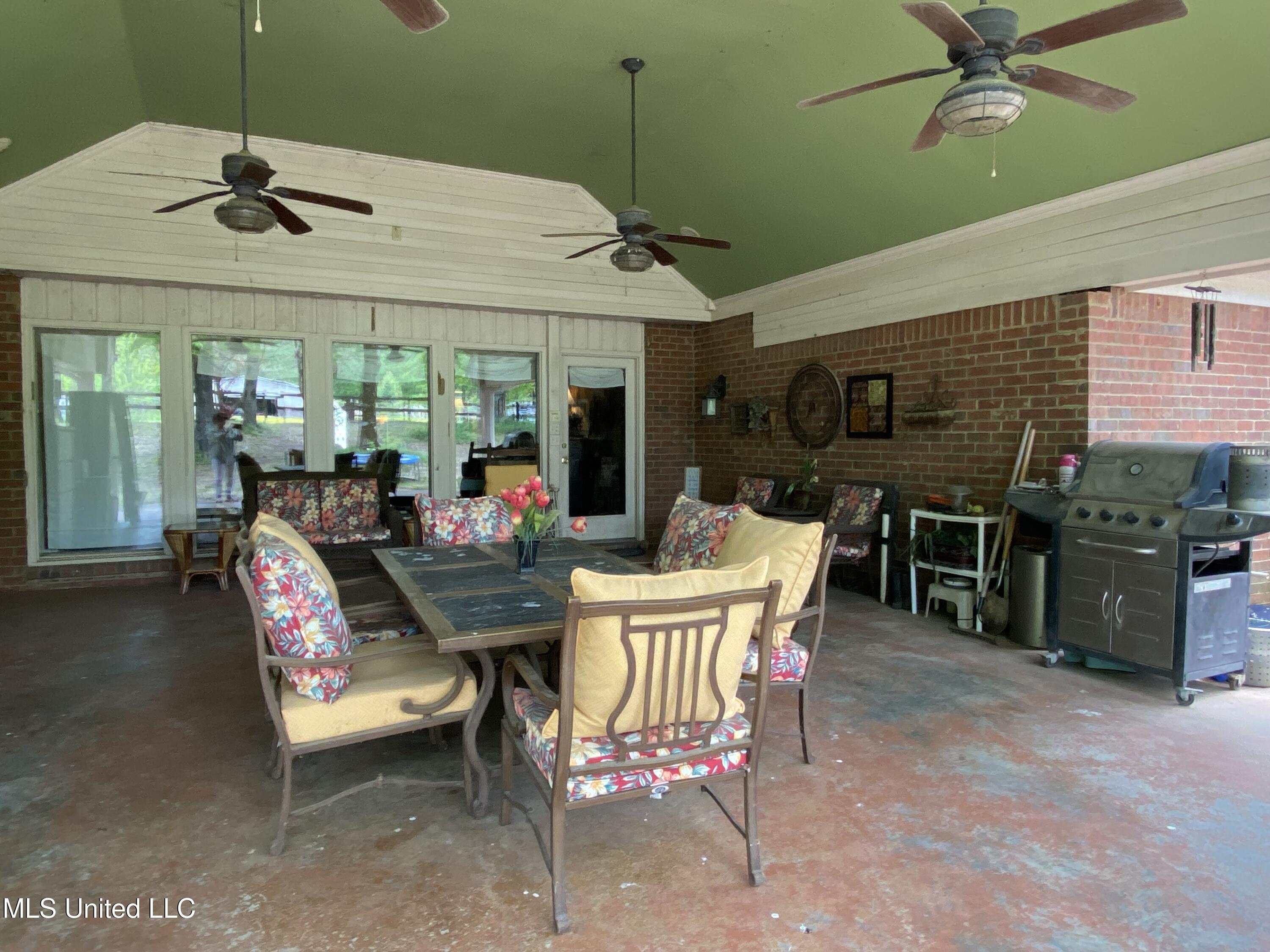 7235 Davidson Road Property Photo 8