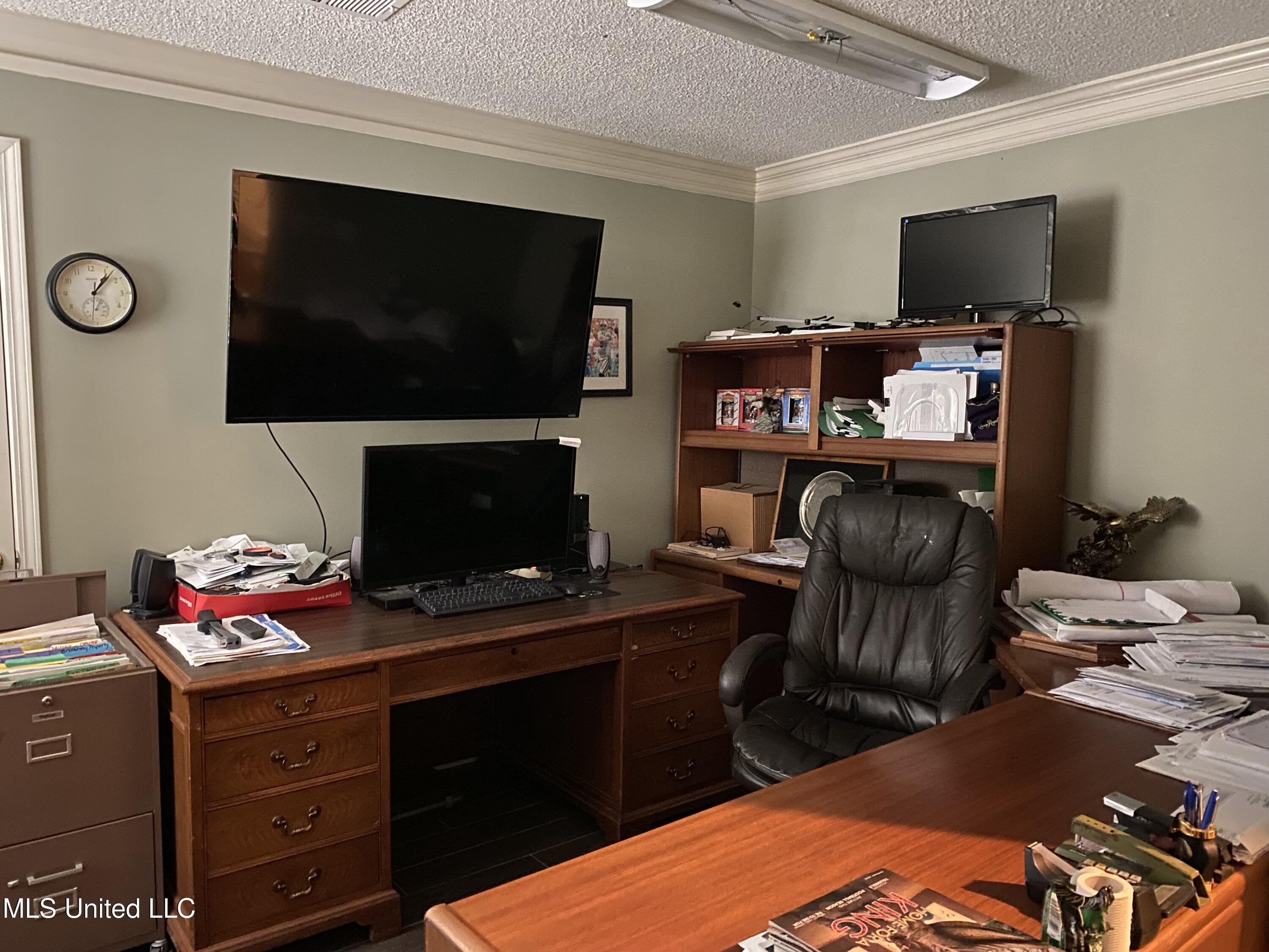 7235 Davidson Road Property Photo 9