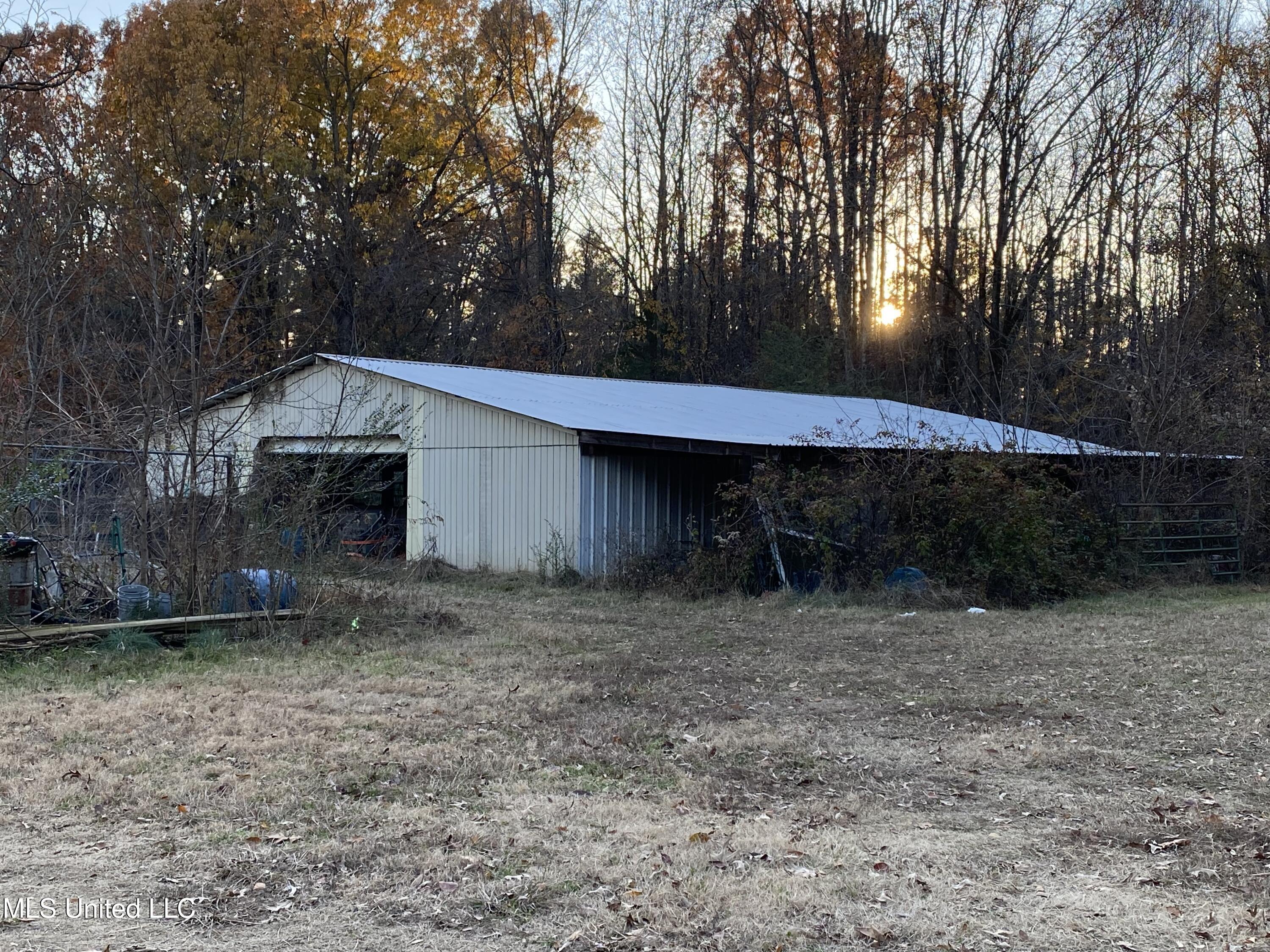 7235 Davidson Road Property Photo 11