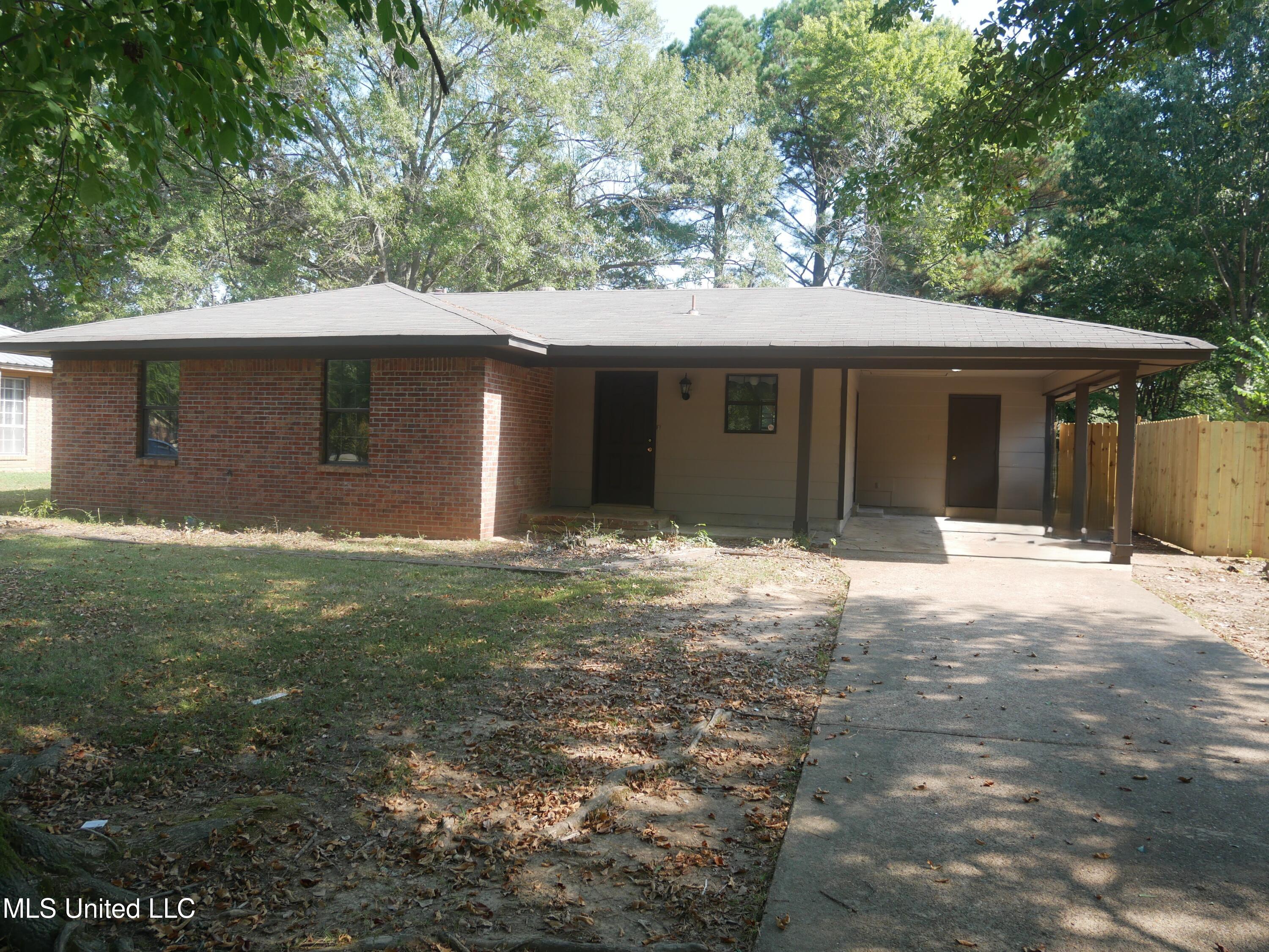 5640 Chapel Hill Drive Property Photo 1