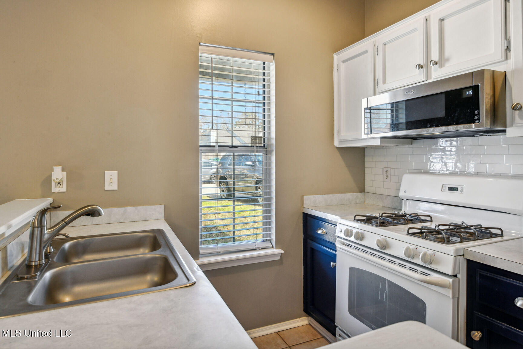 13423 Windsong Drive Property Photo 11