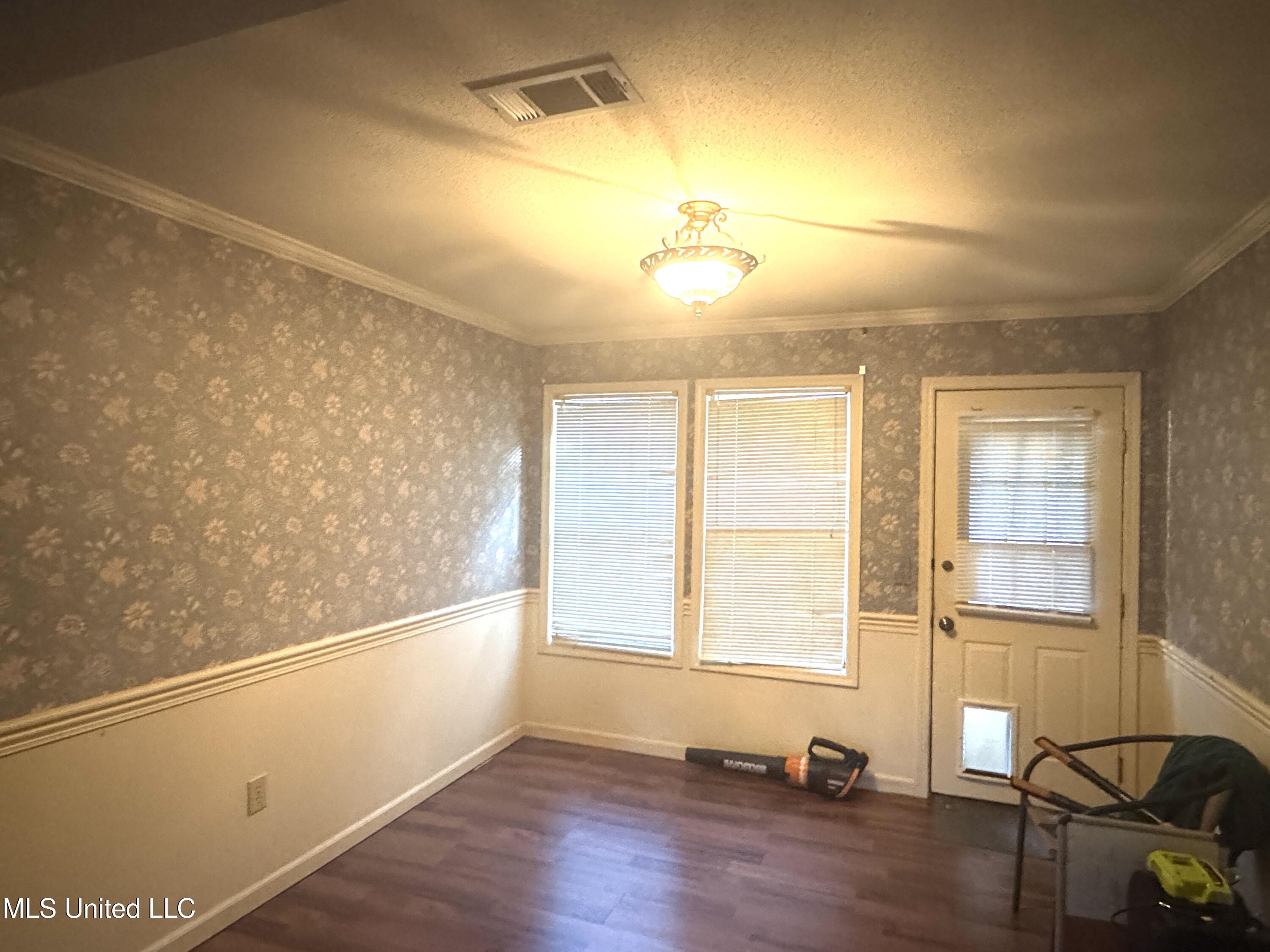 138 Eltonwoods Drive Property Photo 8