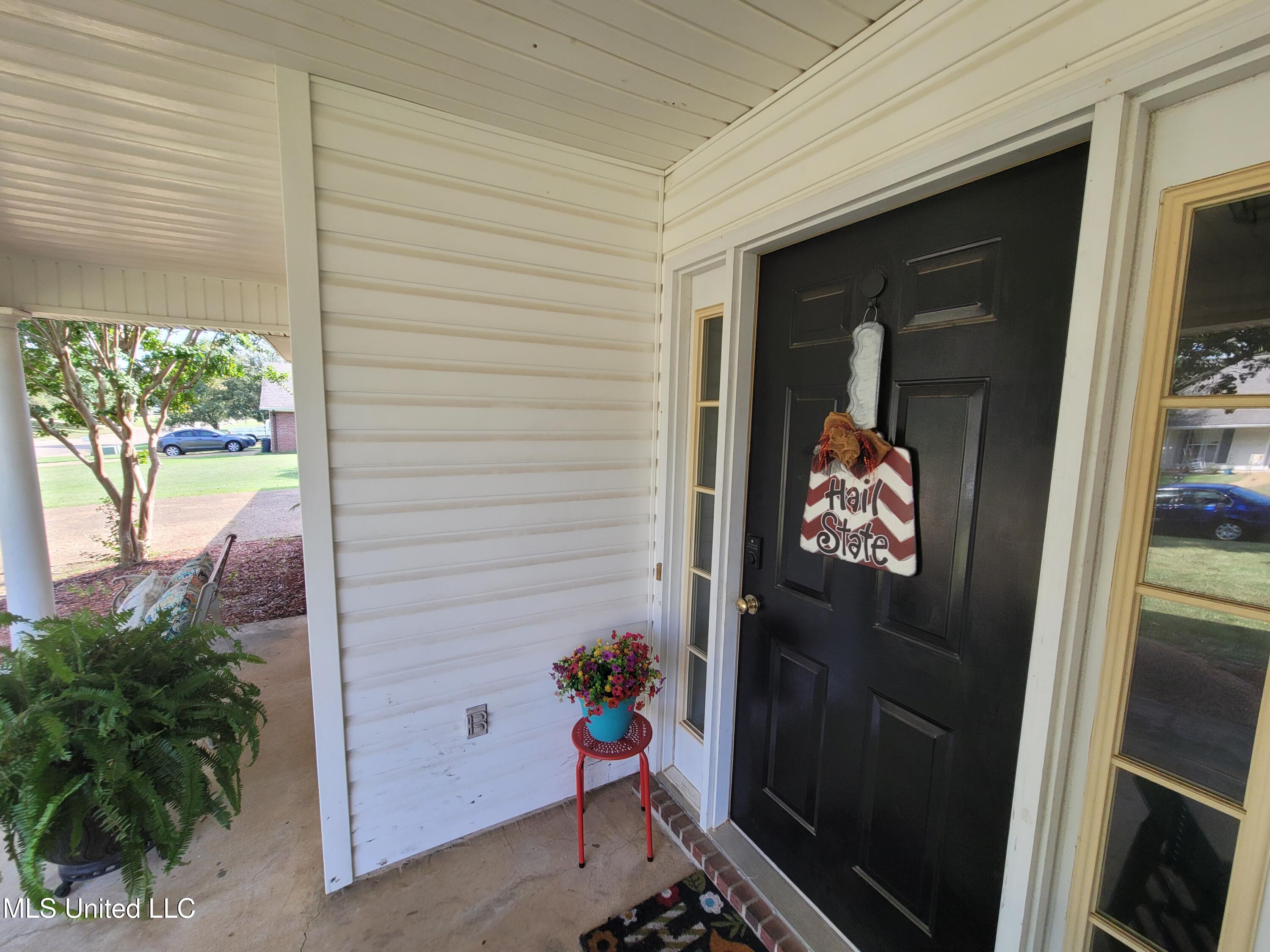 317 Willow Run Property Photo 4