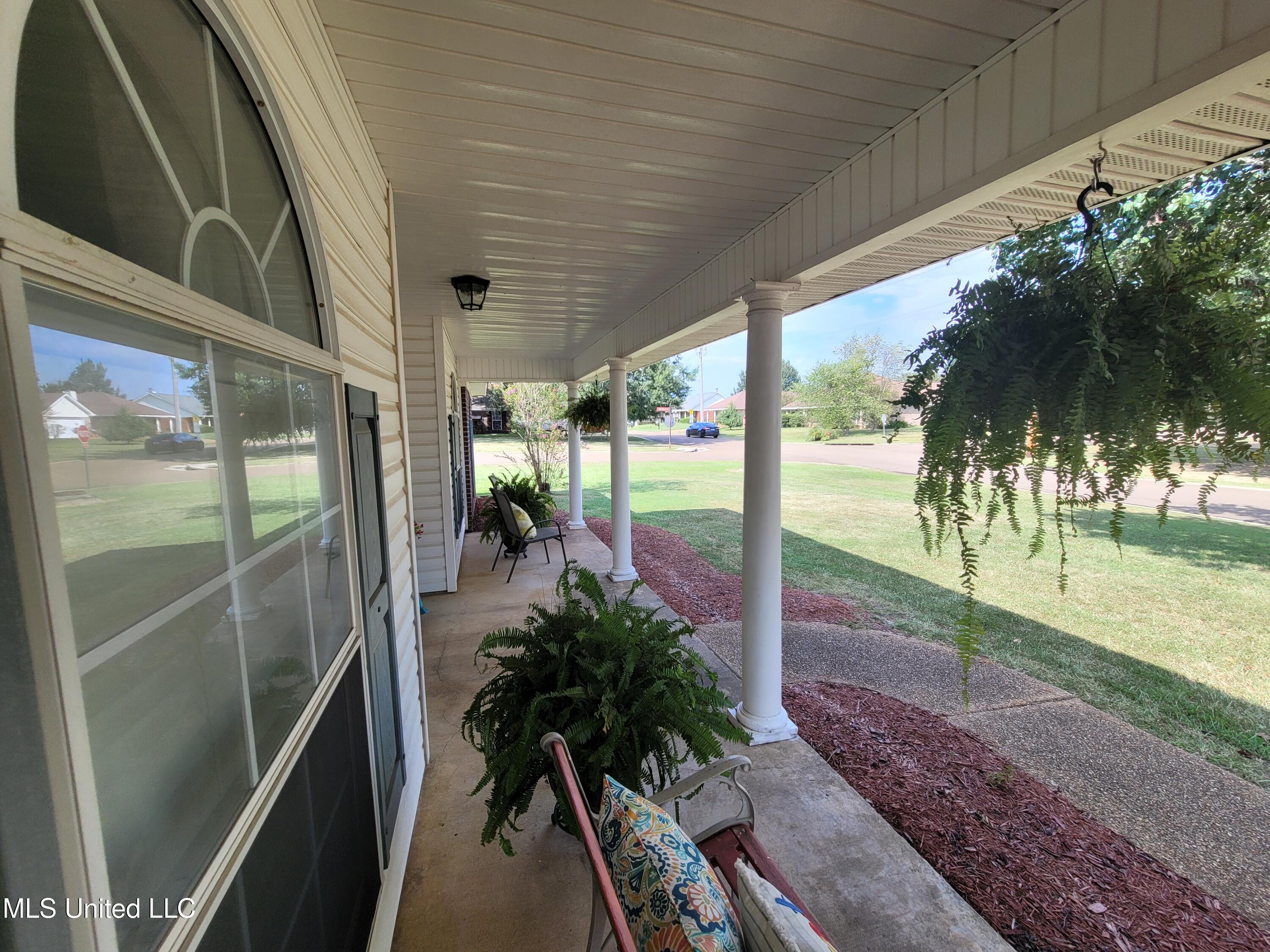 317 Willow Run Property Photo 7