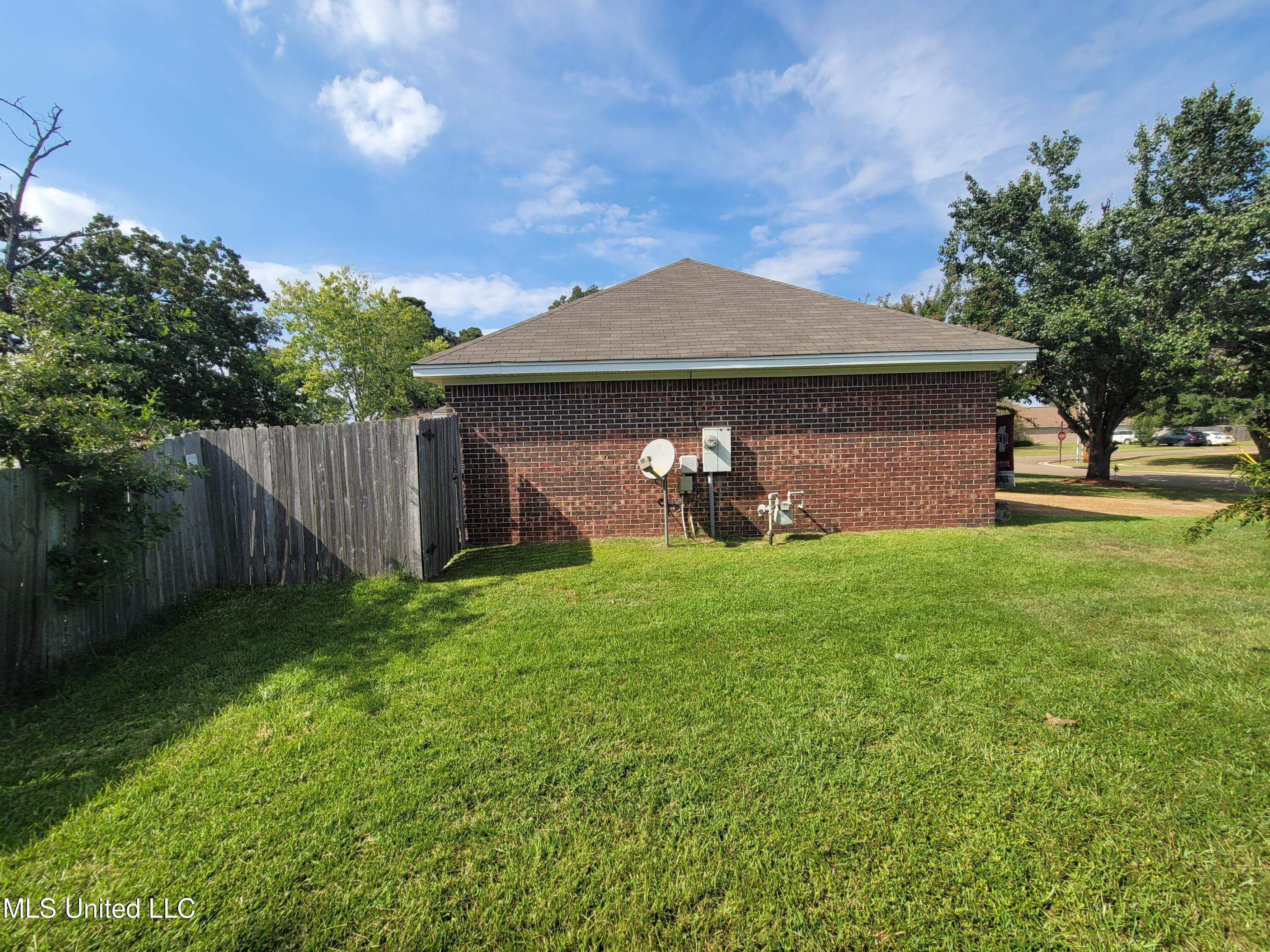 317 Willow Run Property Photo 9