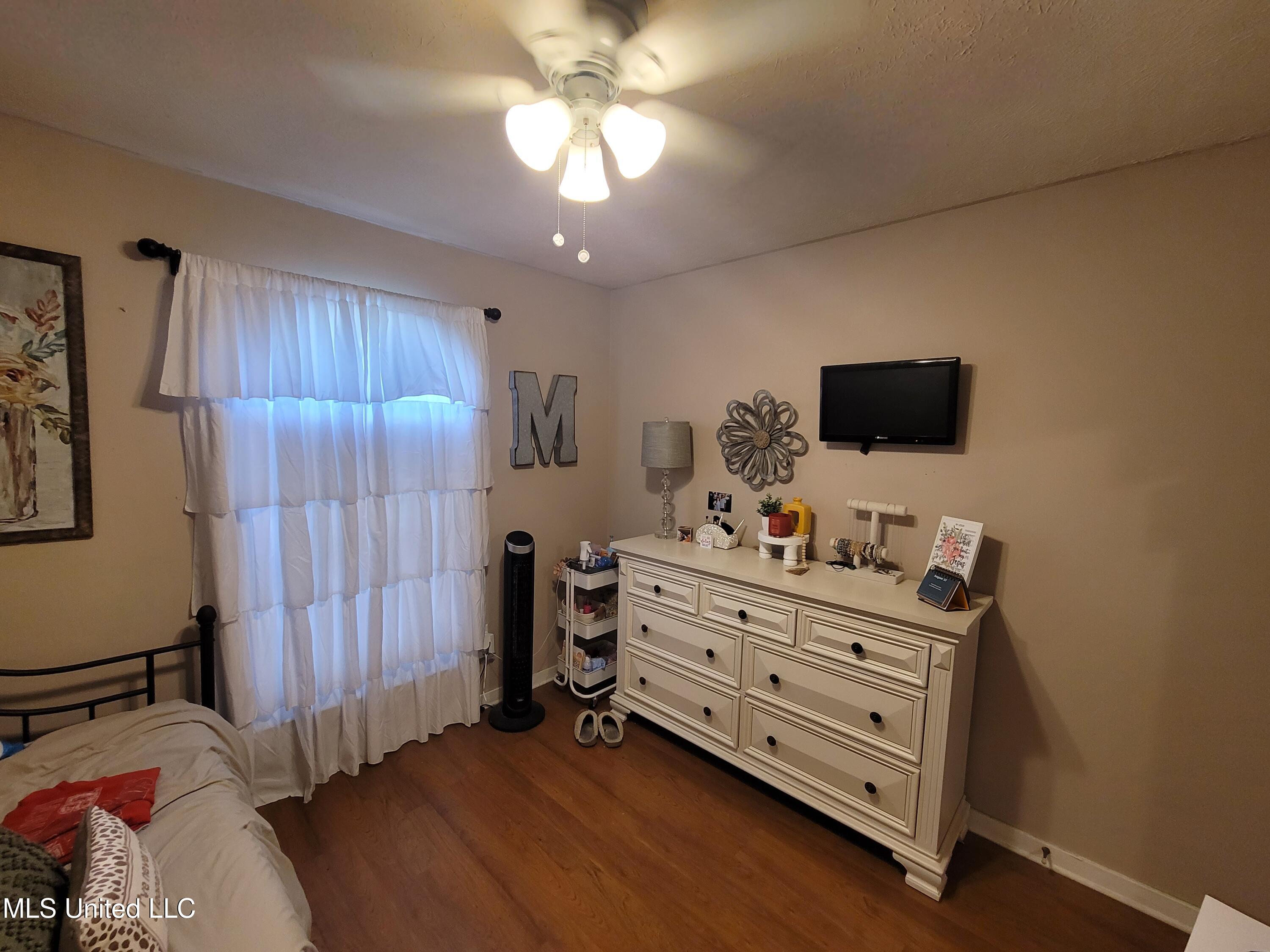 317 Willow Run Property Photo 14