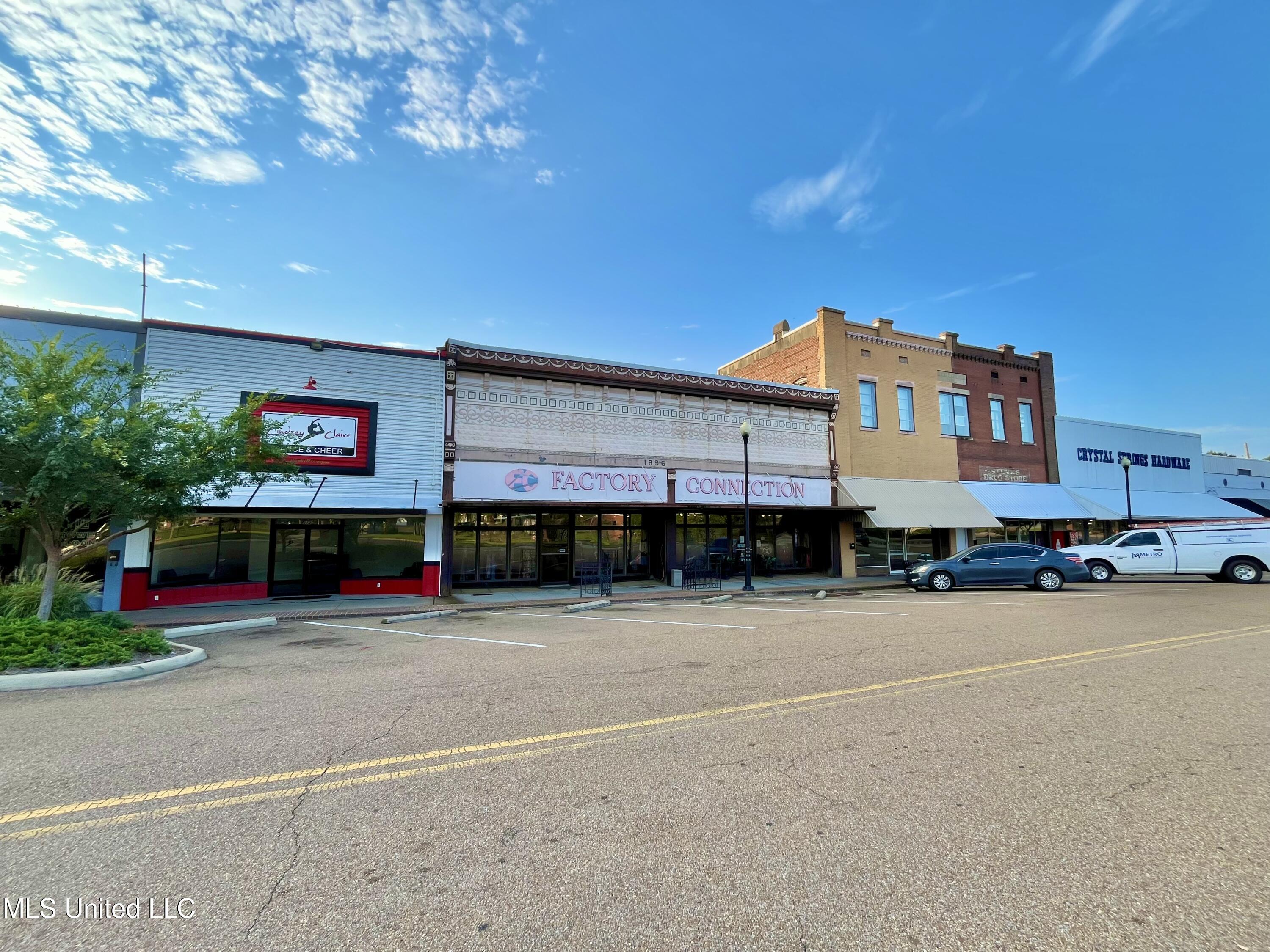 312 E Railroad Avenue Property Photo 2