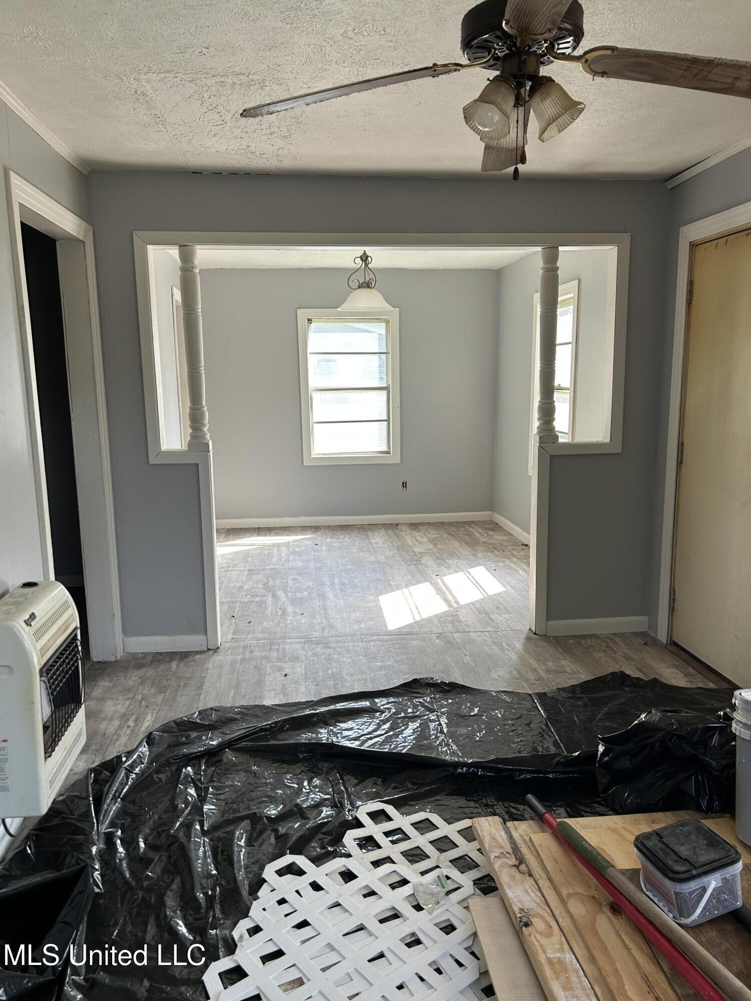 1017 Ne Washington Street Property Photo 4