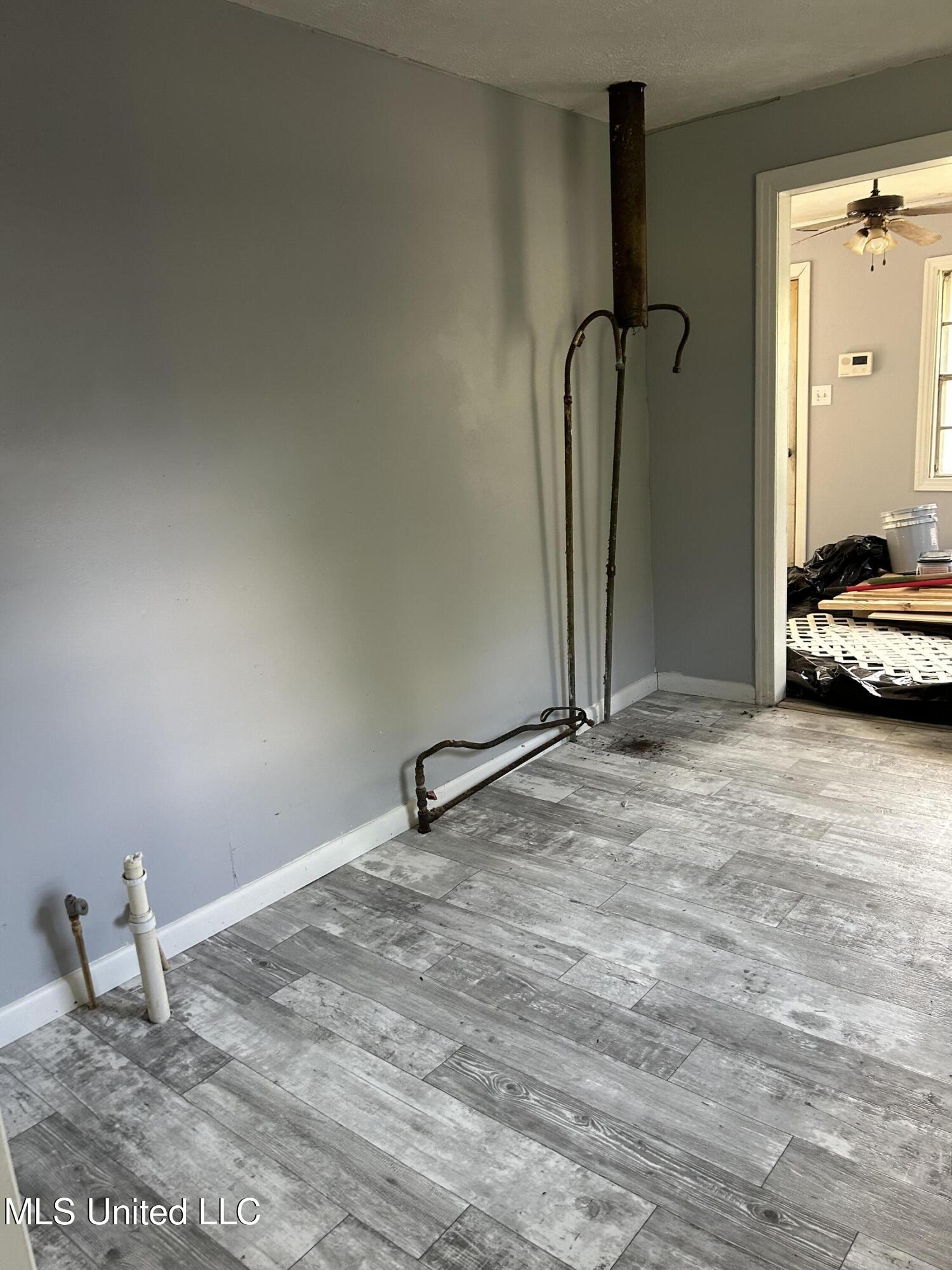 1017 Ne Washington Street Property Photo 6