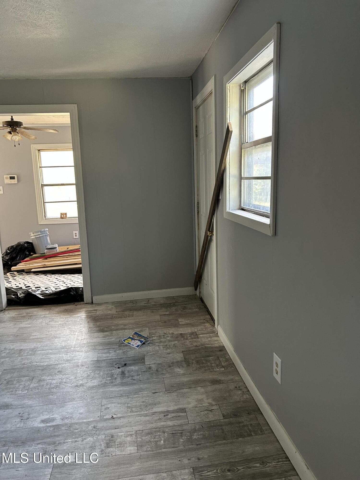 1017 Ne Washington Street Property Photo 7