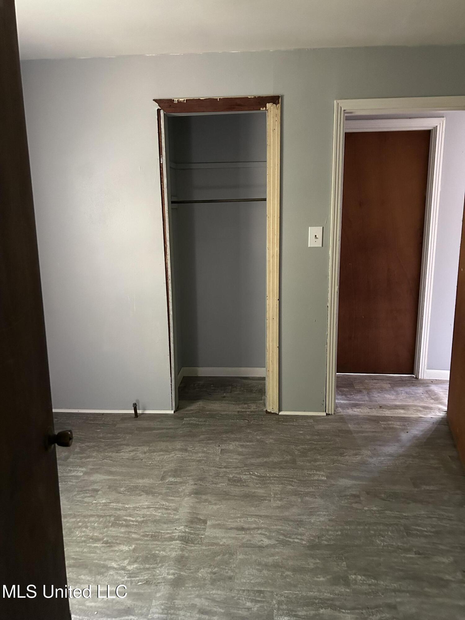 1017 Ne Washington Street Property Photo 12