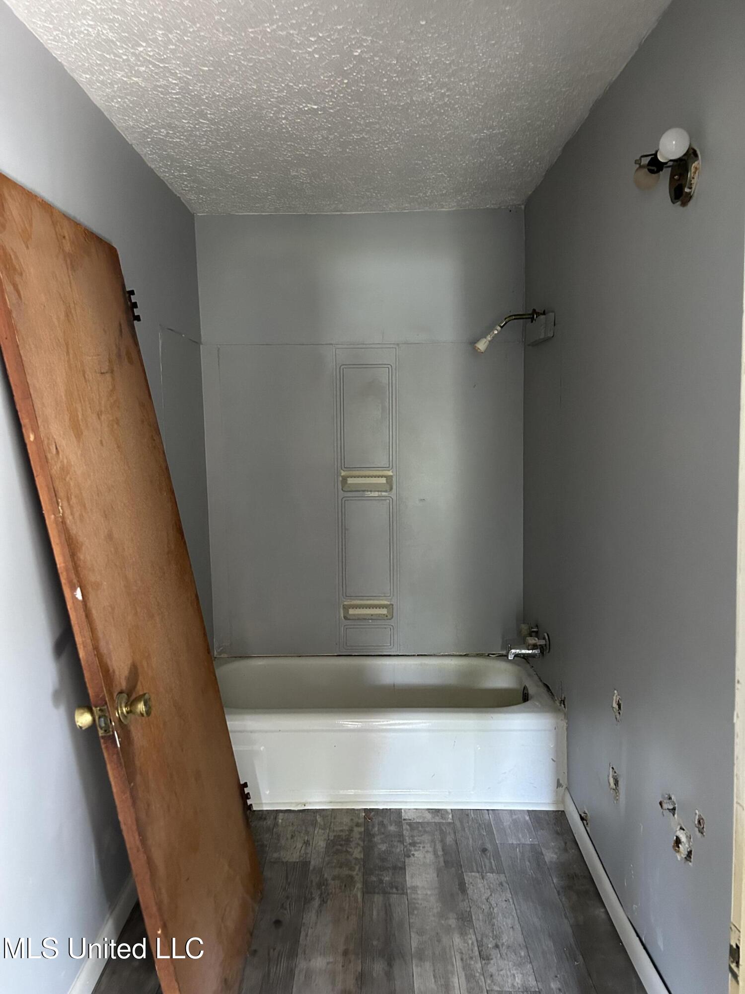 1017 Ne Washington Street Property Photo 13