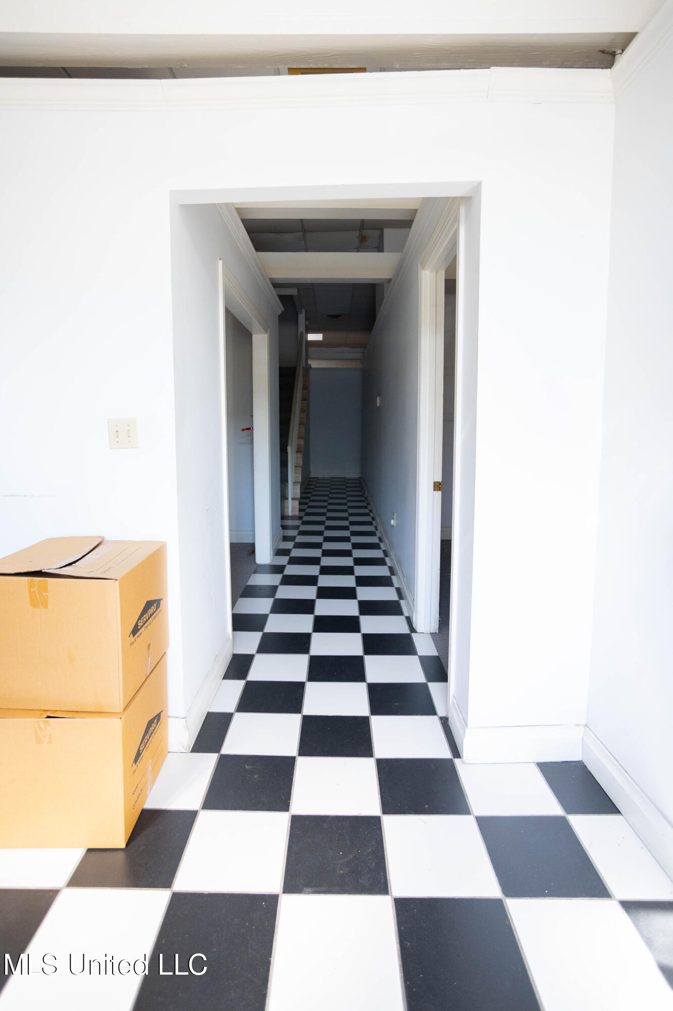 107 N State Street Property Photo 6