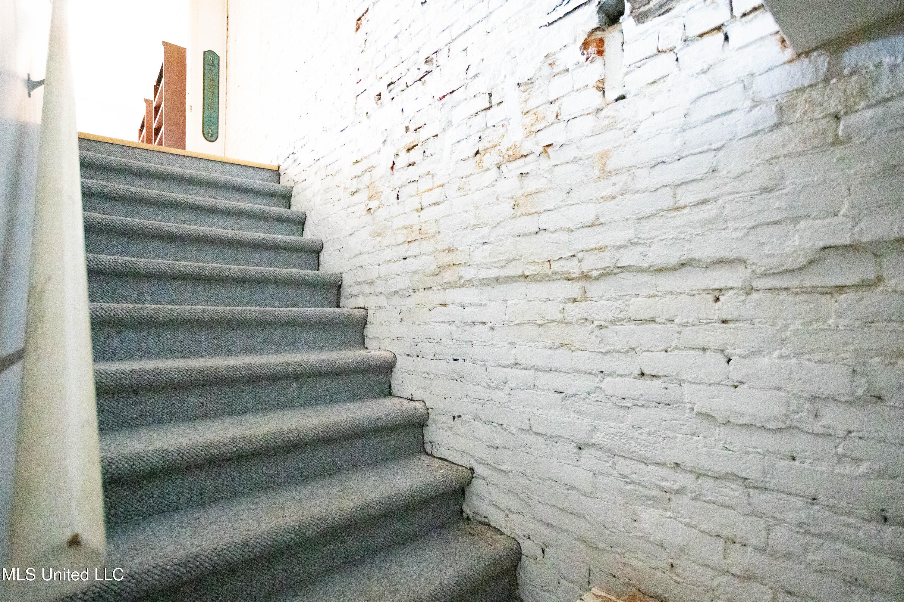 107 N State Street Property Photo 16