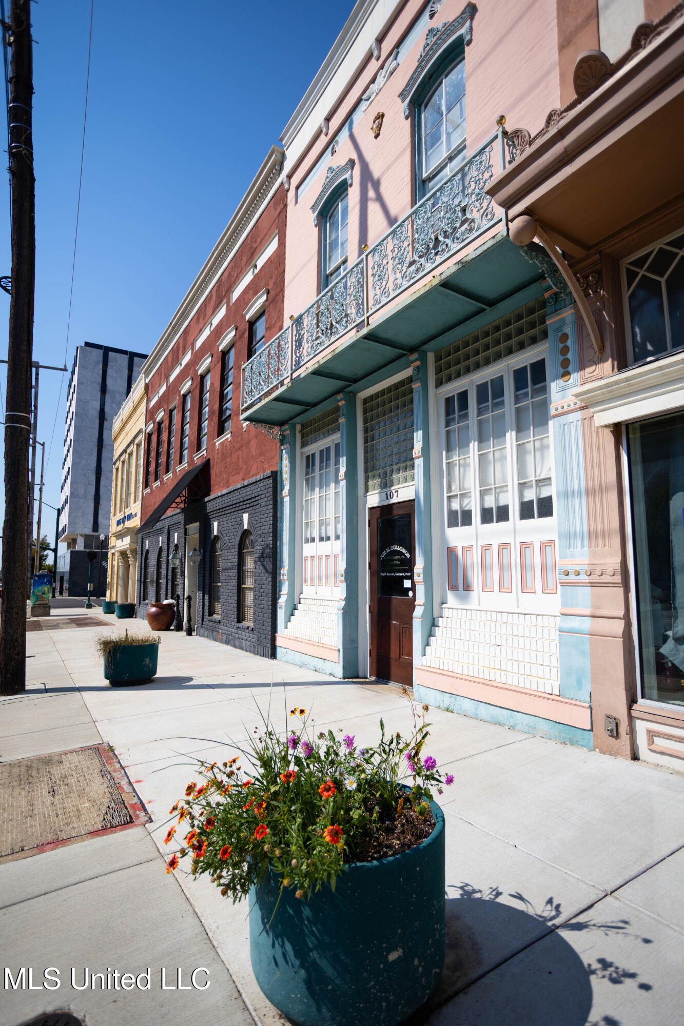 107 N State Street Property Photo 22