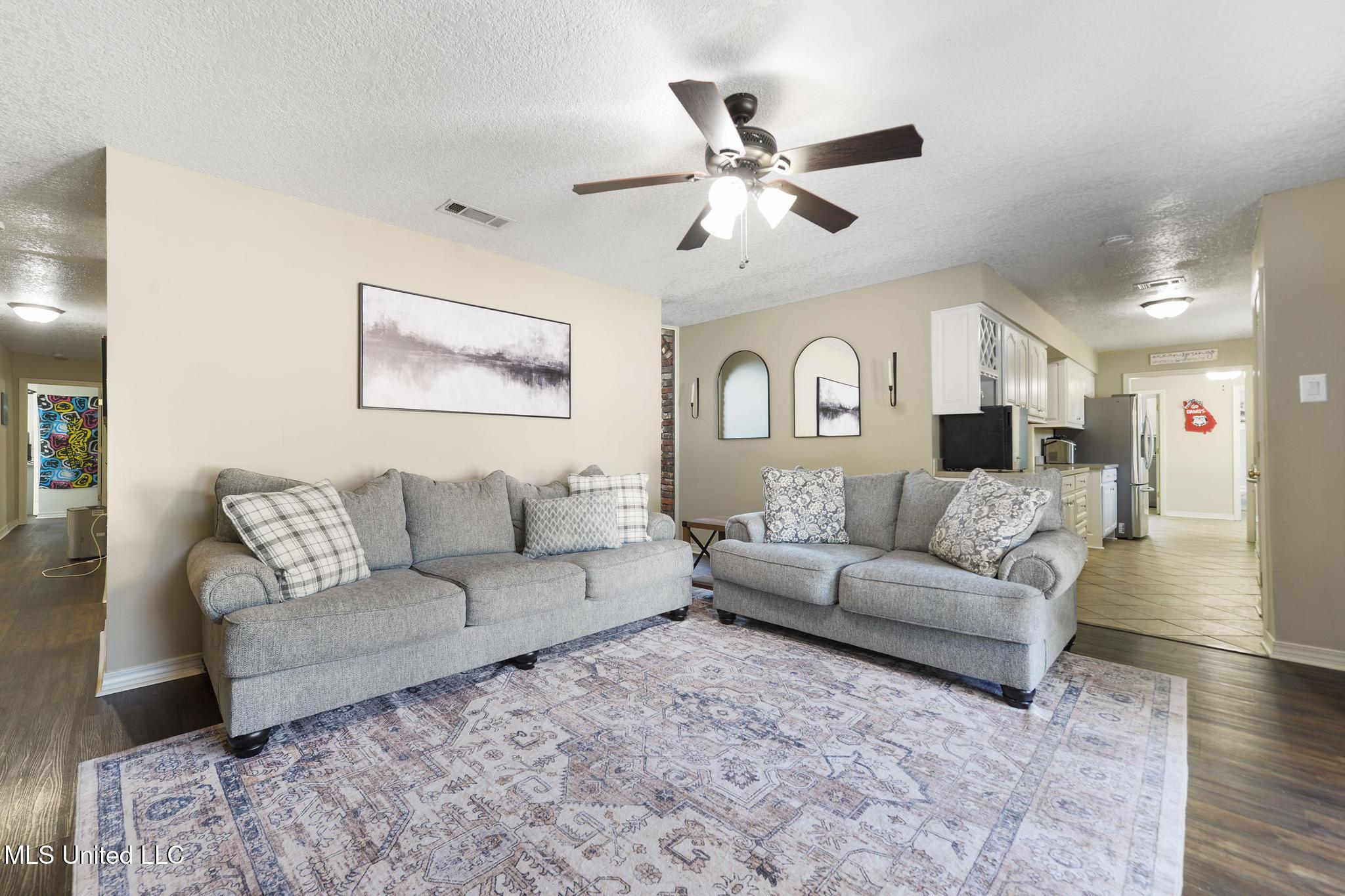 208 Glen Eagles Drive Property Photo 8