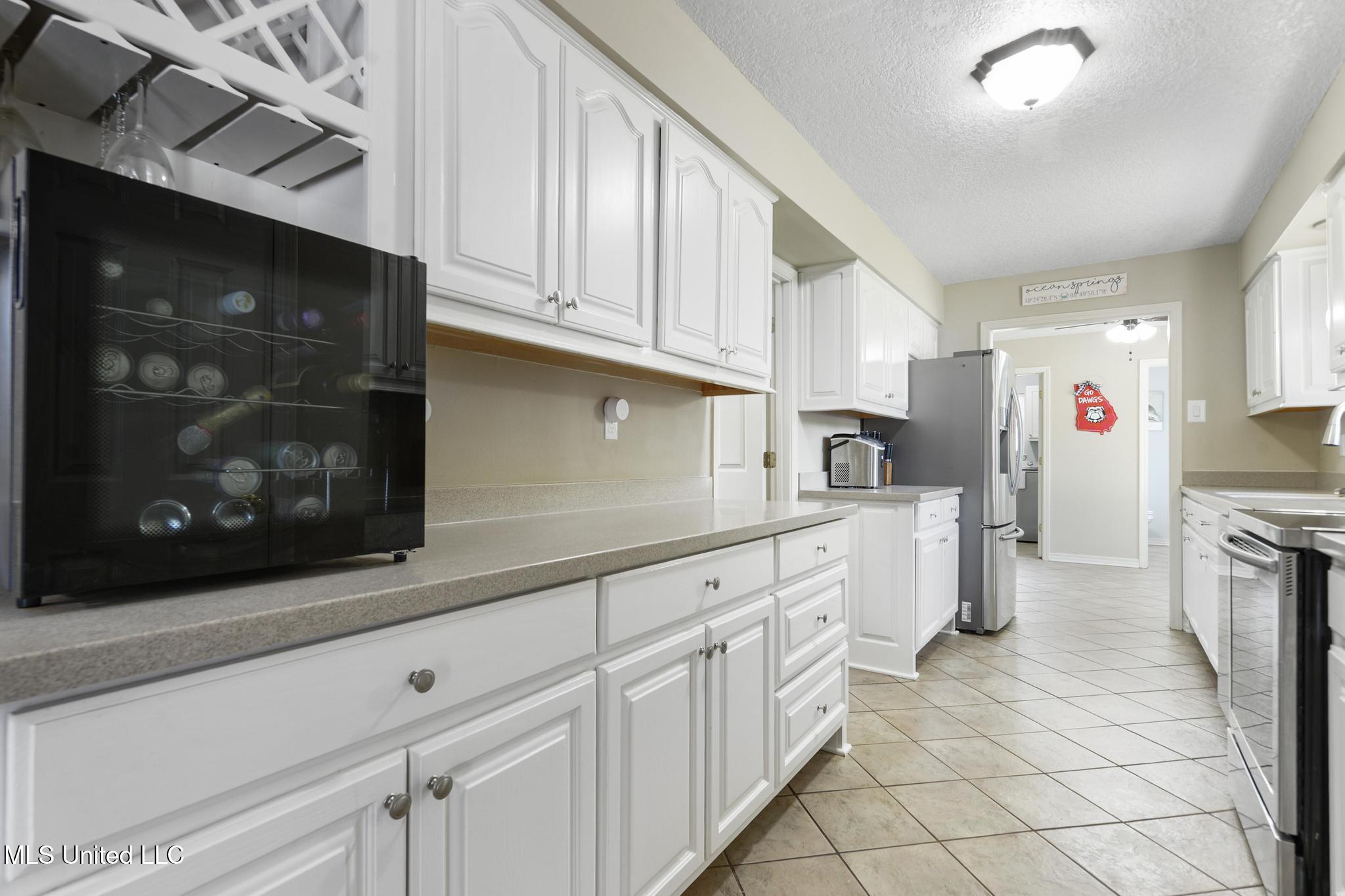 208 Glen Eagles Drive Property Photo 9