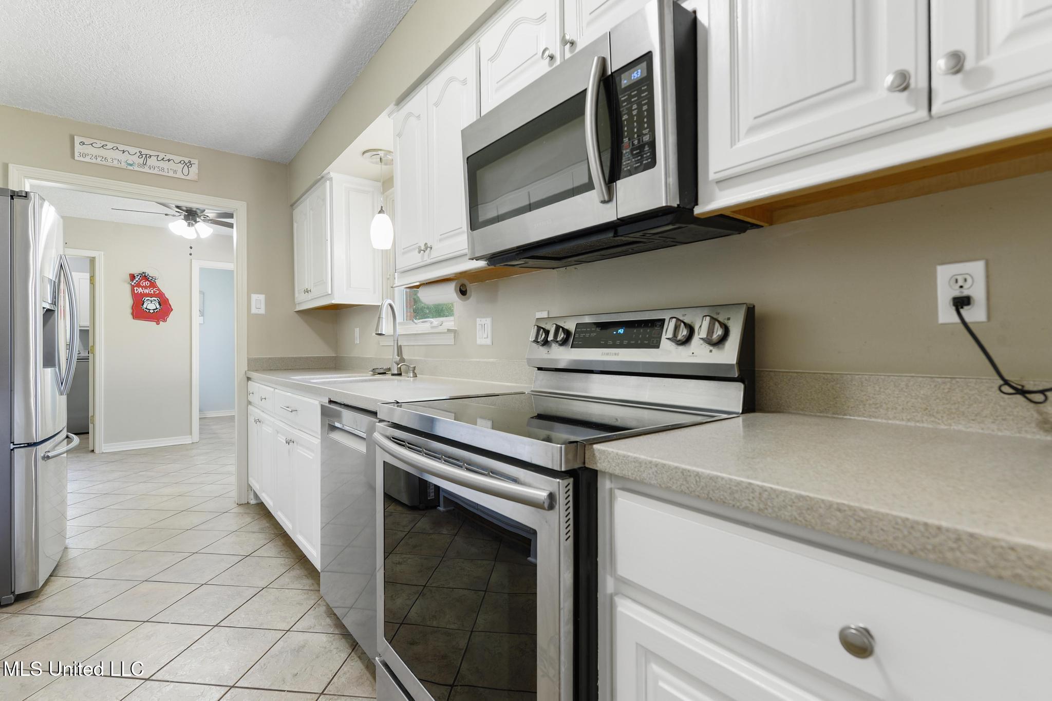 208 Glen Eagles Drive Property Photo 10