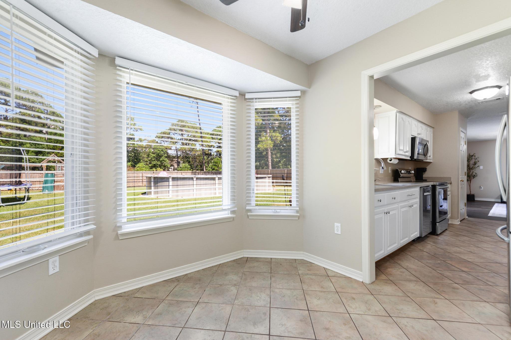 208 Glen Eagles Drive Property Photo 12