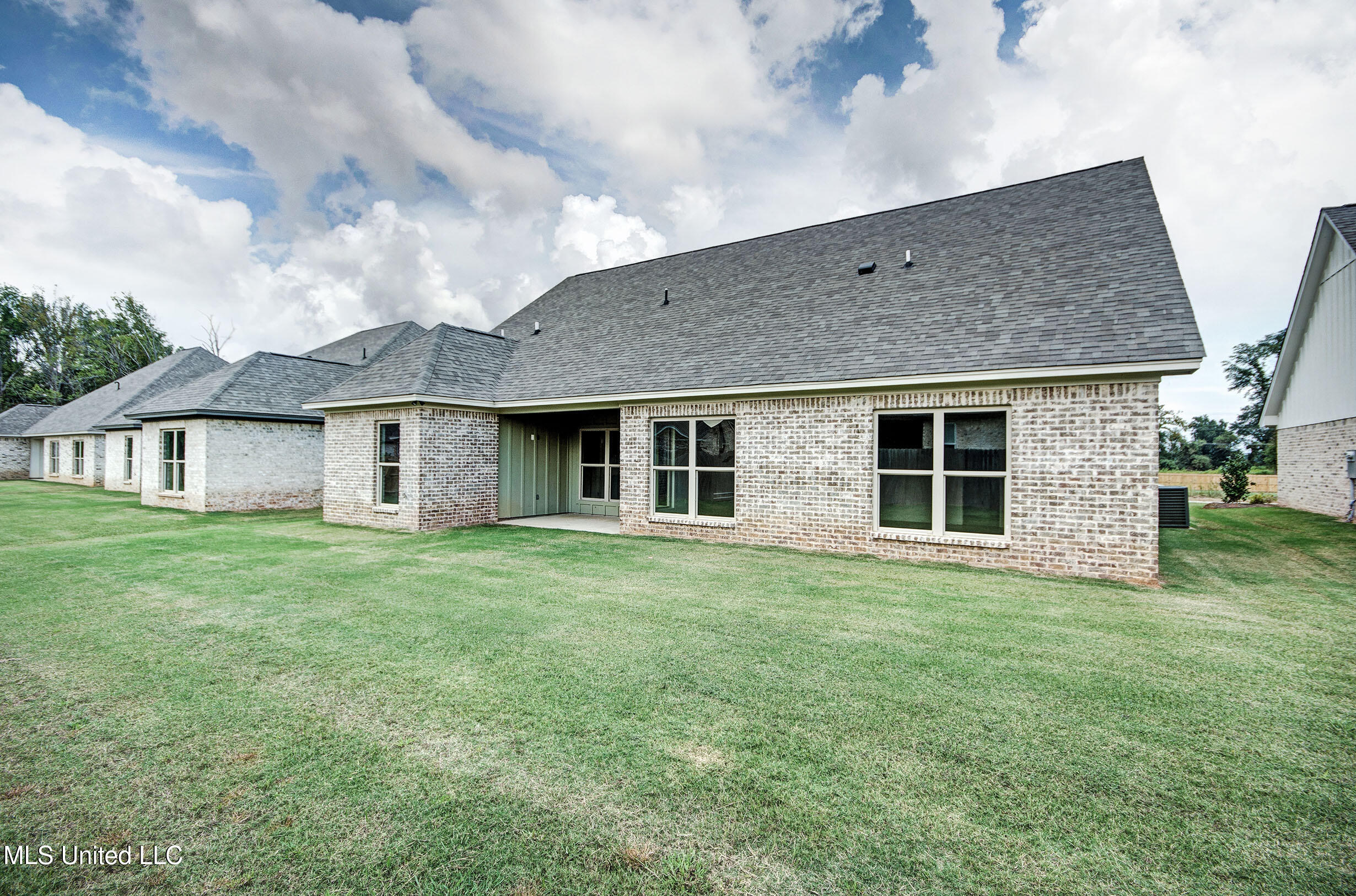 111 Southern Oak Way Property Photo 12